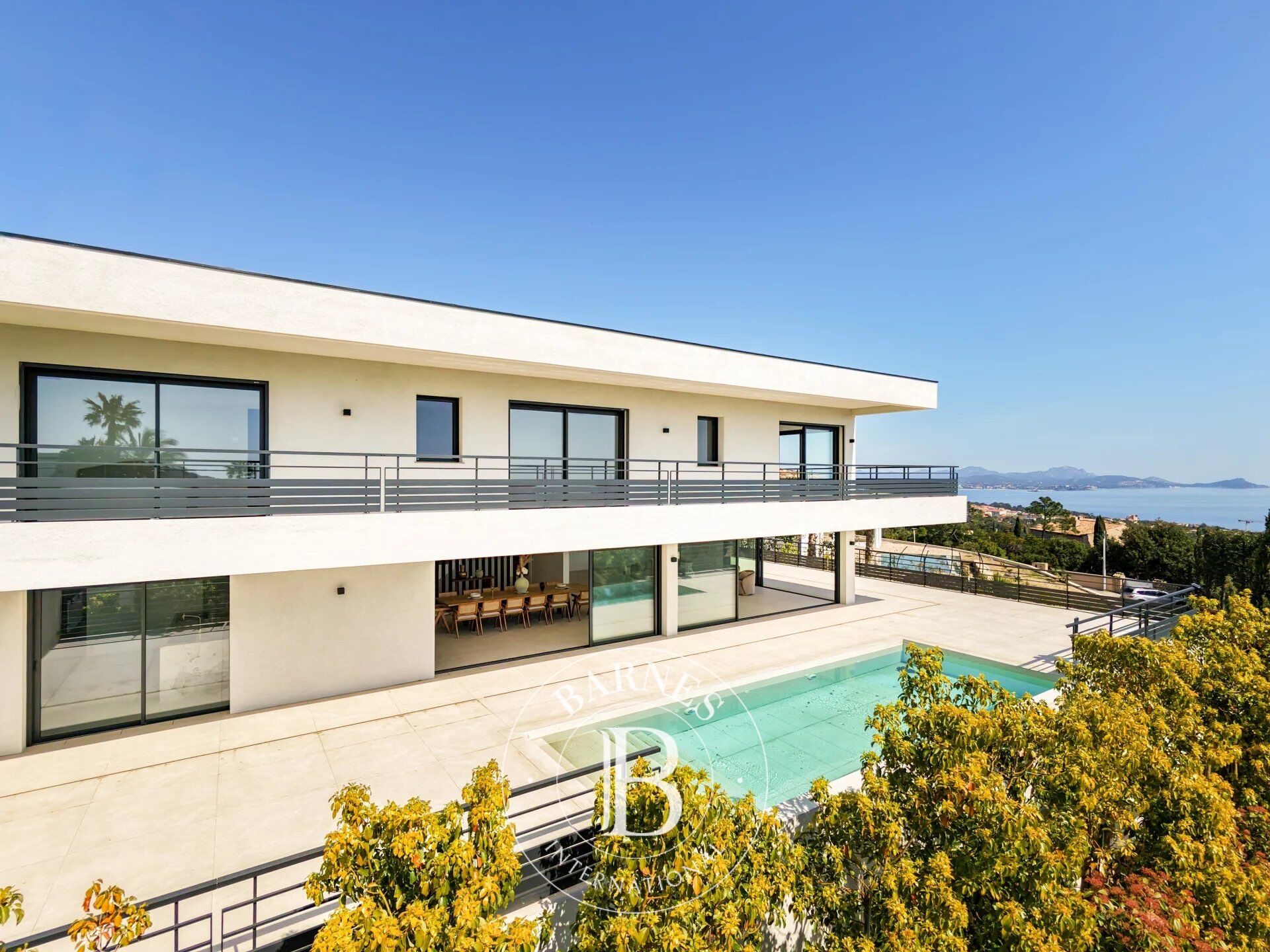 LES ISSAMBRES - VILLA CONTEMPORAINE - VUE MER PANORAMIQUE - picture 1