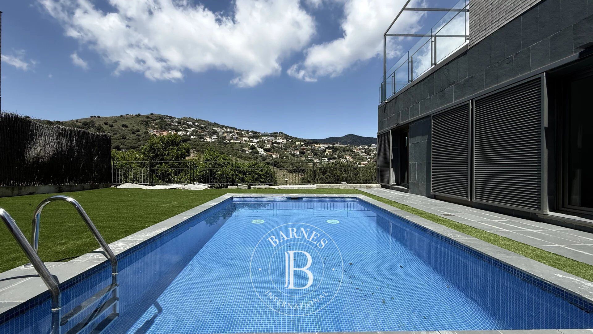 Casa con ascensor y piscina en Alella, Barcelona - picture 2