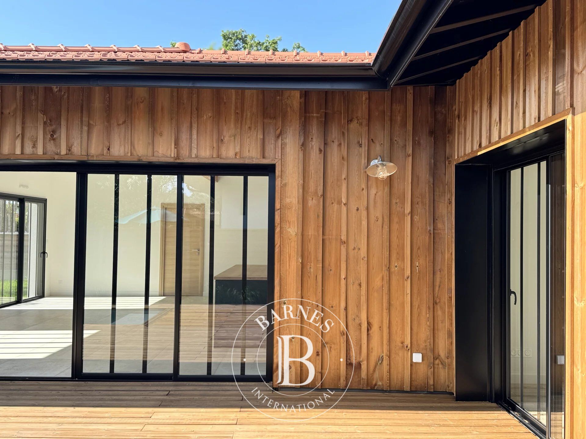 NEW SINGLE-STOREY VILLA WITH POOL IN LA TESTE-DE-BUCH, ON THE BASSIN D’ARCACHON - picture 2