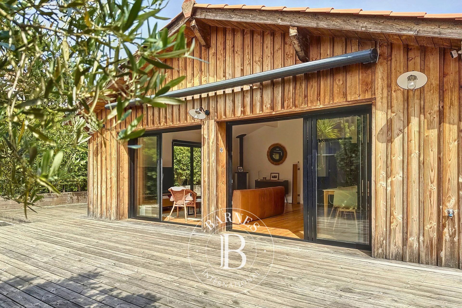 QUIET WOODEN VILLA, 4 BEDROOMS, IN THE HEART OF CAP FERRET - picture 2