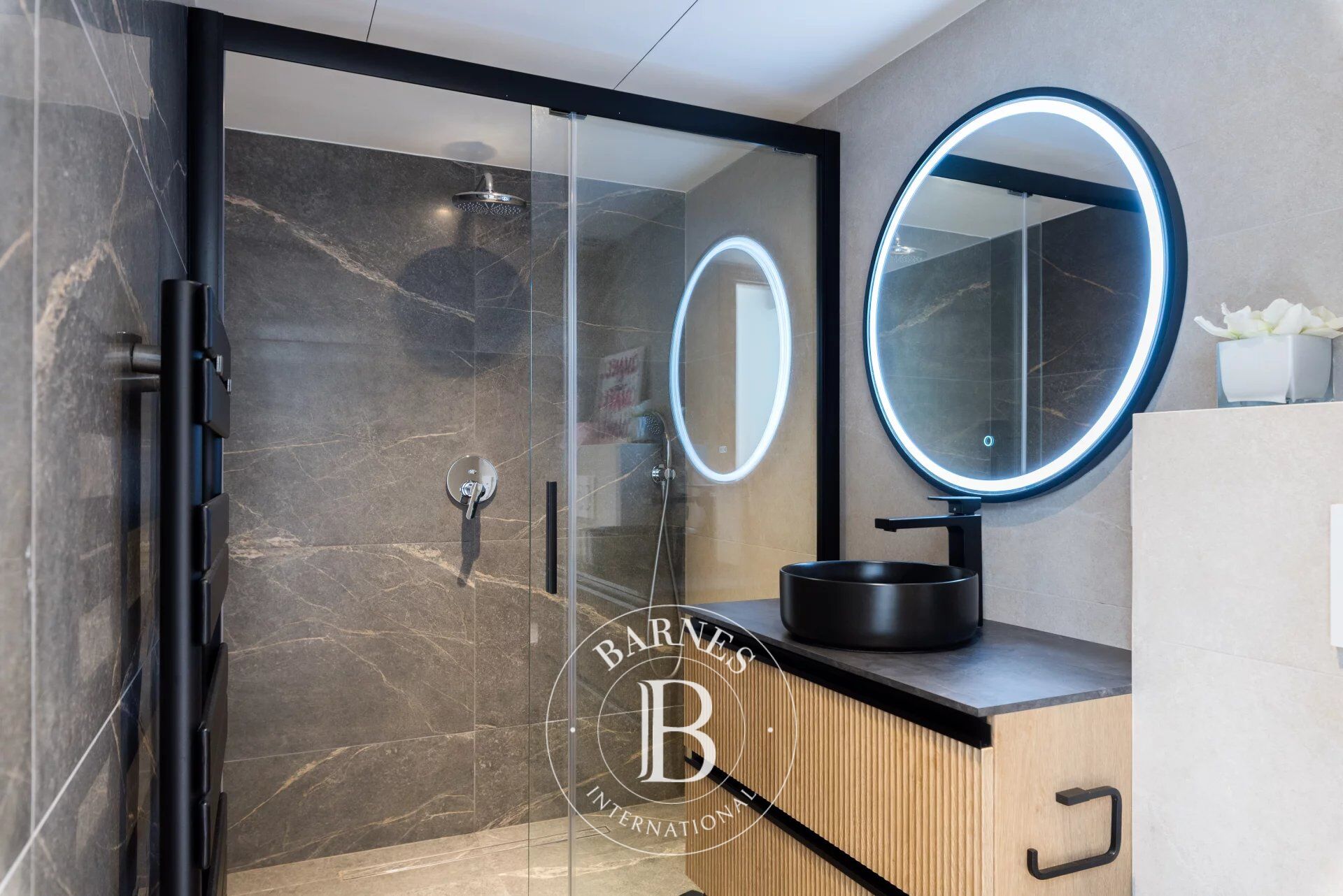 Ev Opio - picture 17