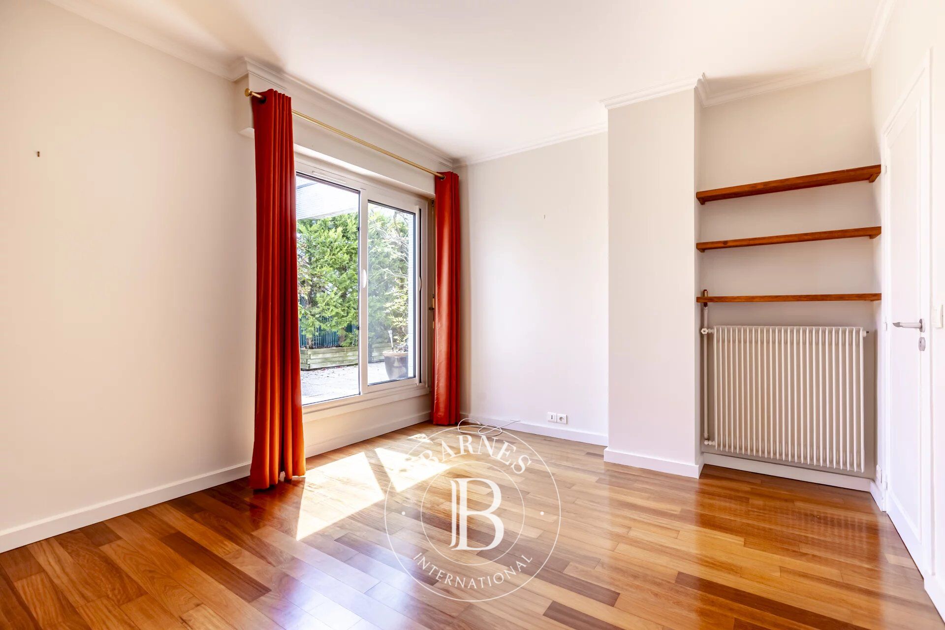 Exclusive Barnes listing - North Boulogne - 60m² (646 sq ft) apartment with 55m² (592 sq ft) step-free terrace - picture 3