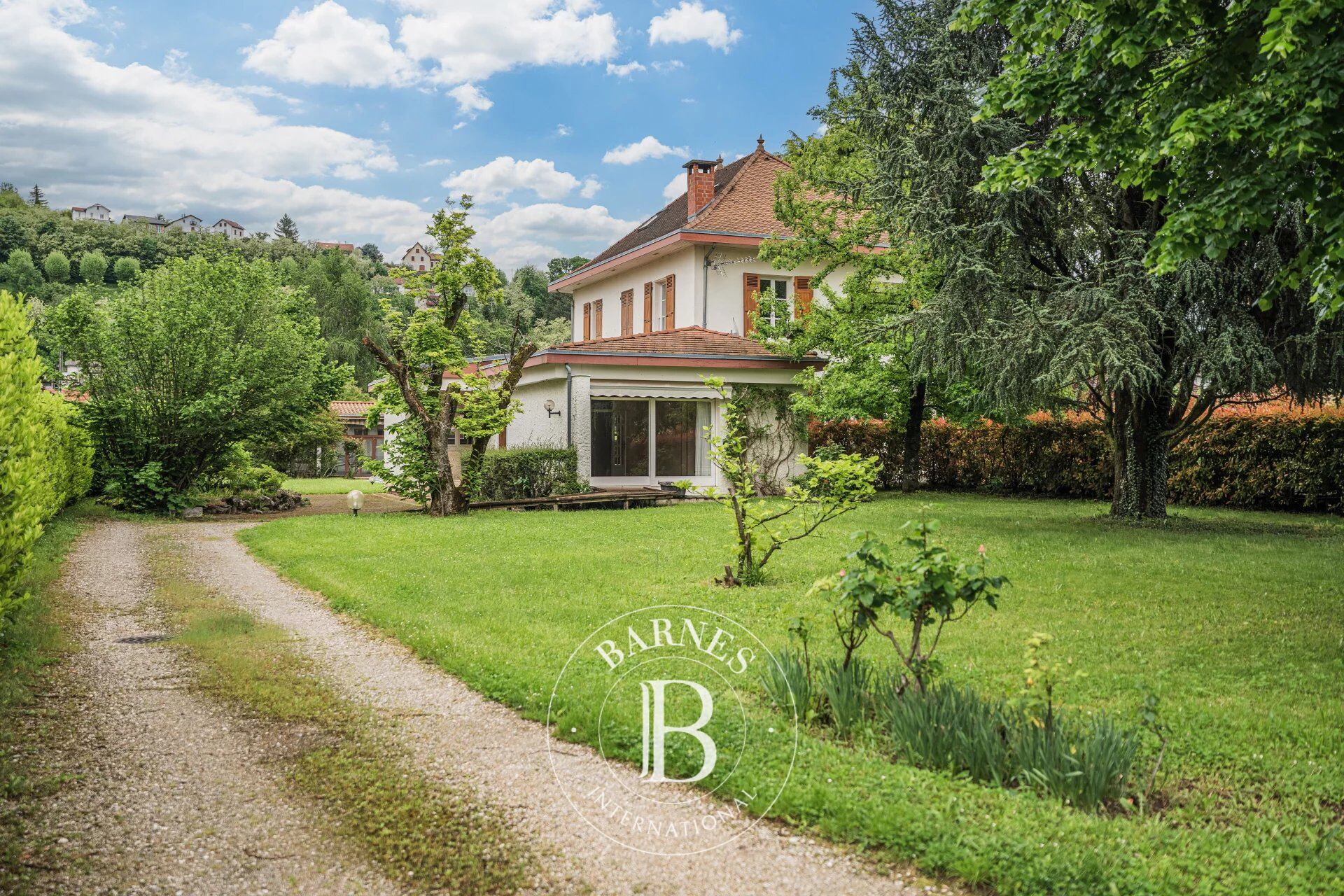 Casa Coublevie - picture 1