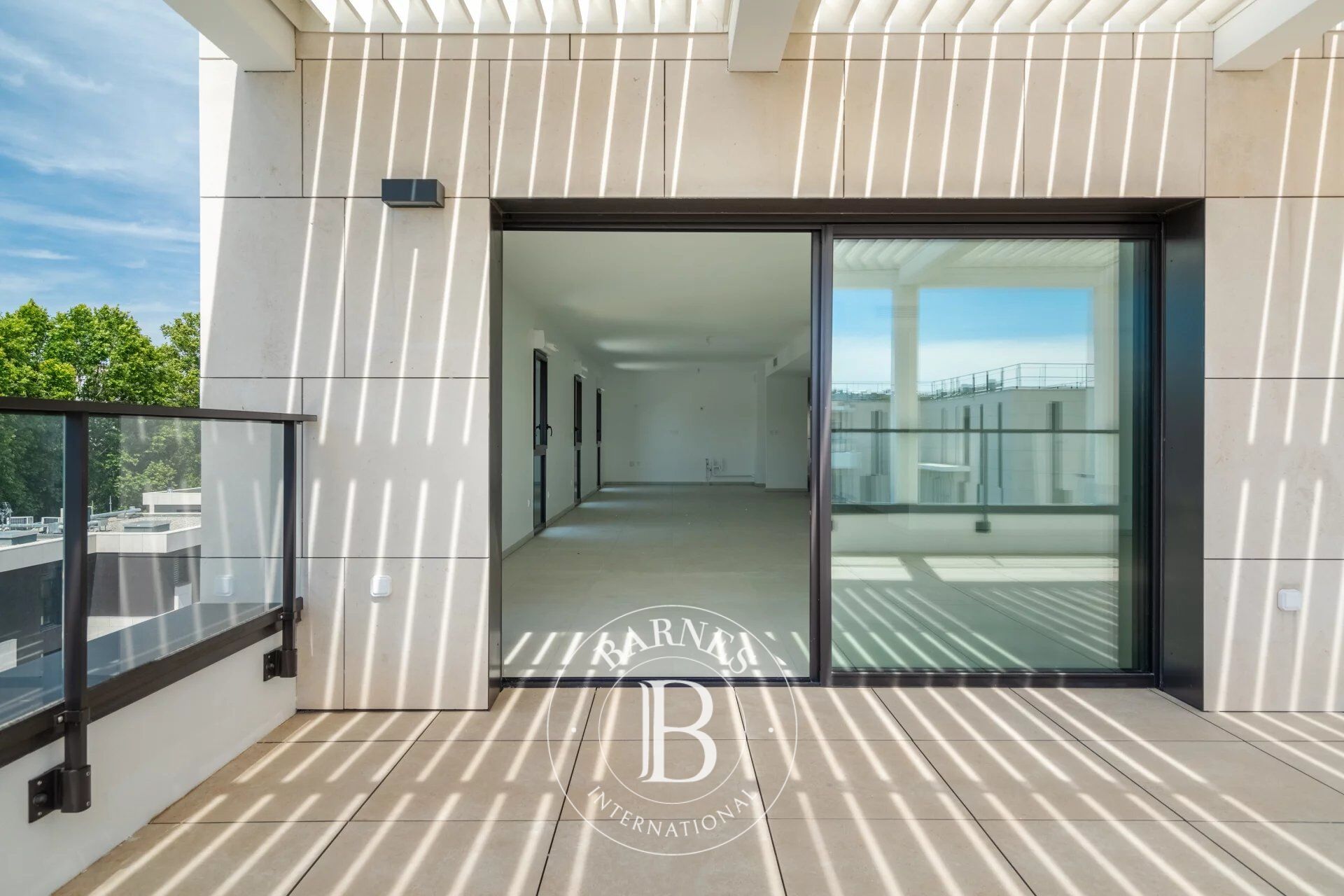 VENTE - MARSEILLE - 13008 - VIEILLE CHAPELLE - APPARTEMENT 5 PIÈCES - TOIT TERRASSE. - picture 1