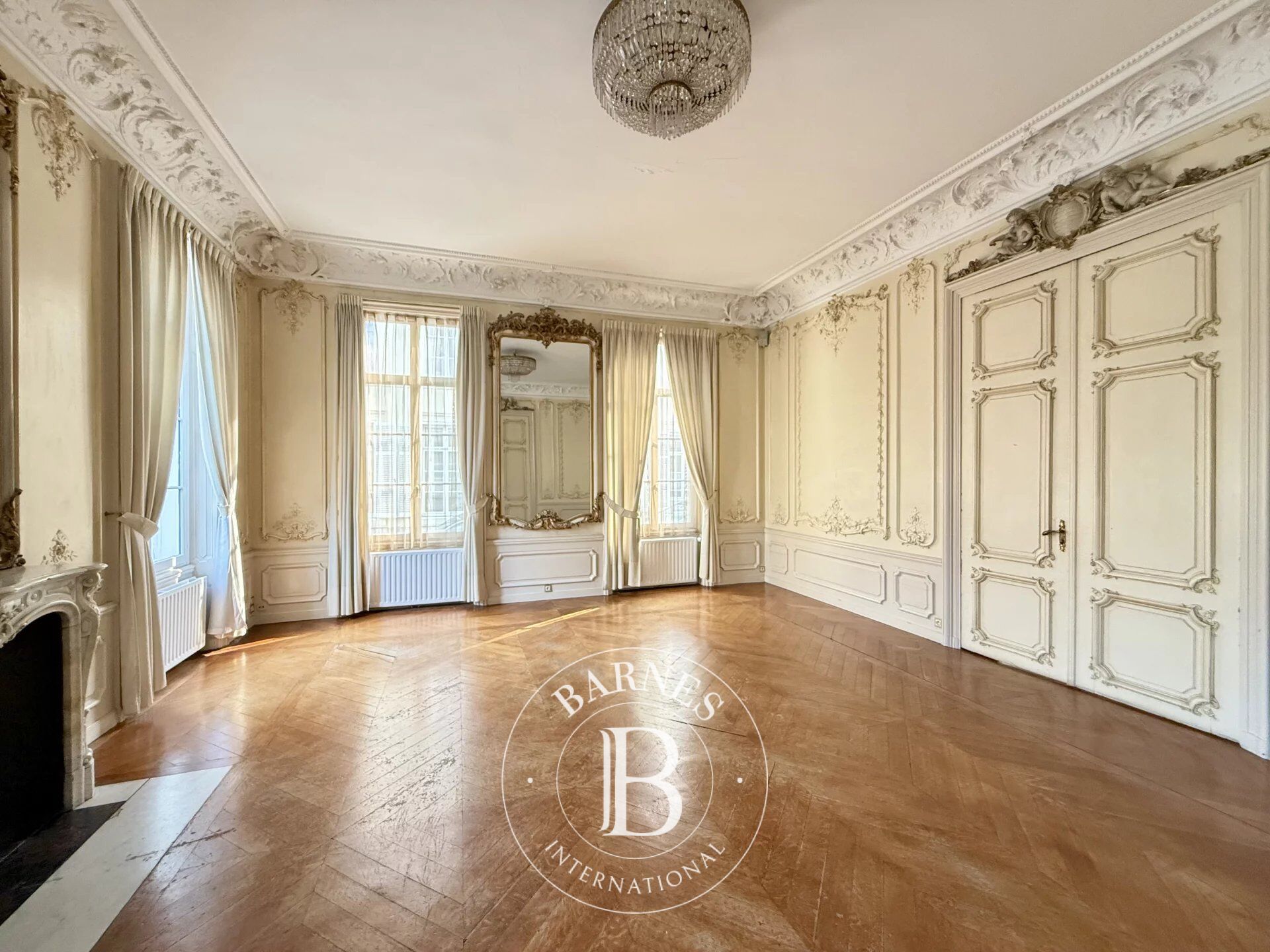 Residencia excepcional en el corazón de Valenciennes - picture 2