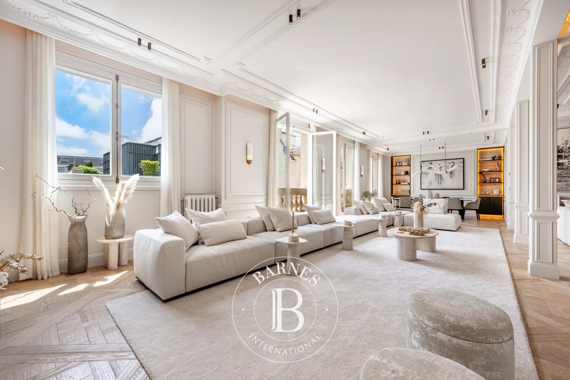 Paris 8ème - Place François 1er / Jean Goujon - Appartement  rénové grand  luxe - 3 chambres  - Plein Sud - picture 3