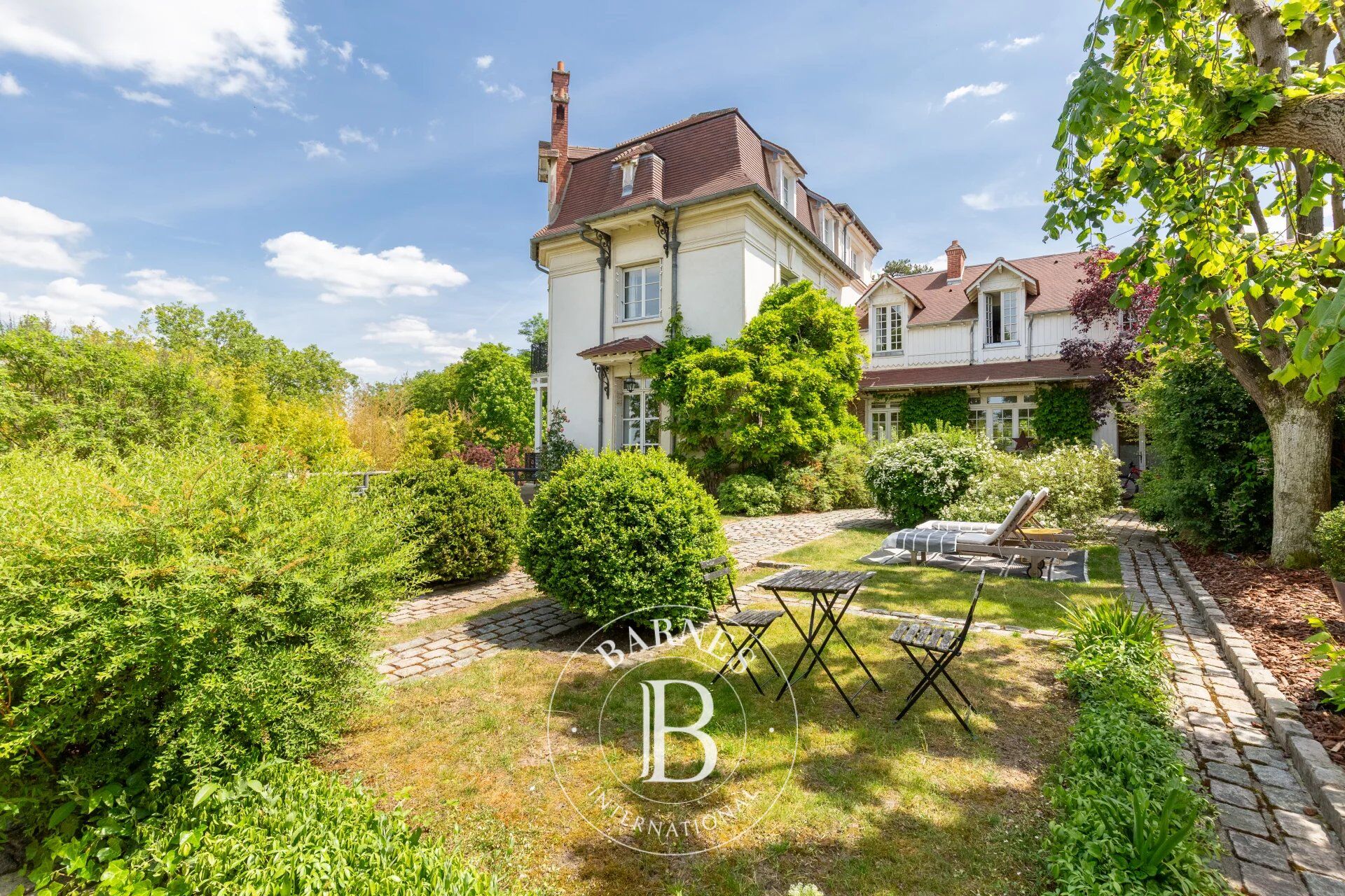 Orgeval – Maison de maître  – 5/6 chambres – terrain de 1400m²– charme et volumes - à 20 minutes de Paris - picture 2