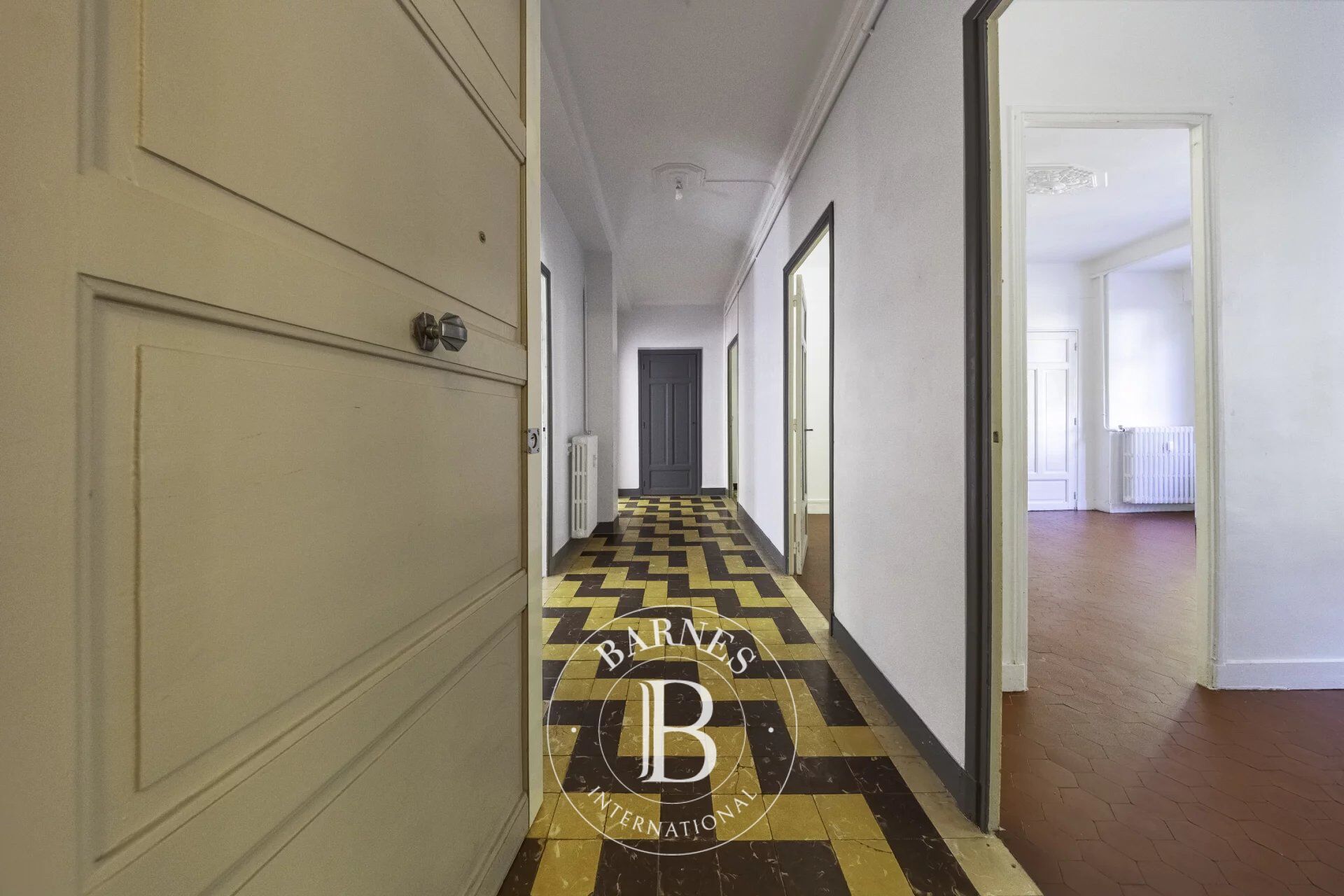 AIX EN PROVENCE CENTRE VILLE – APPARTEMENT 82M2 - 3 CHAMBRES - ASCENSEUR - CAVE - picture 3