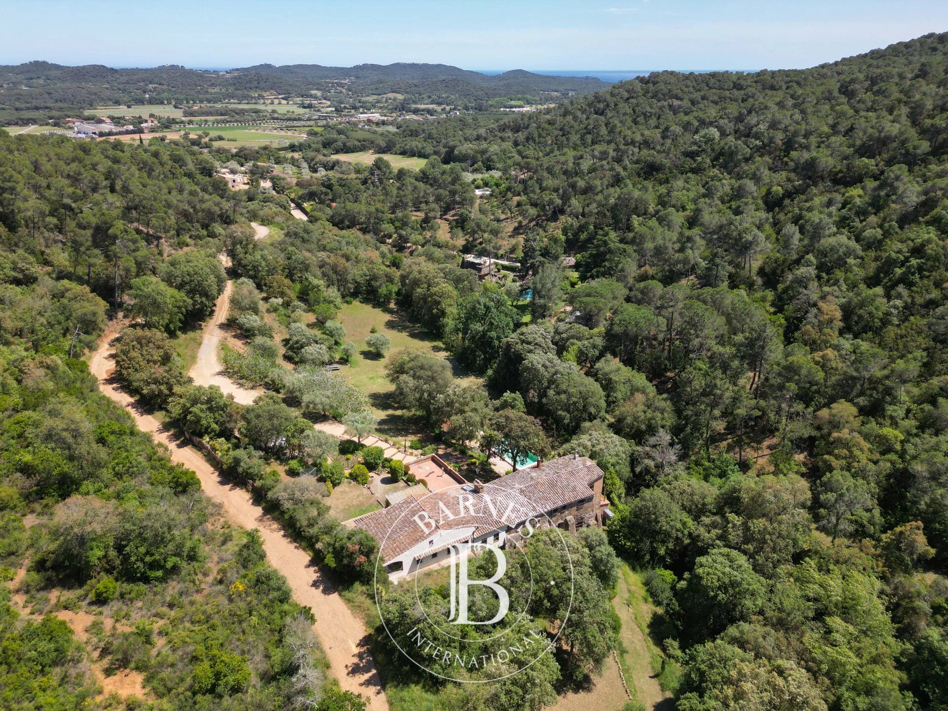 Exclusiva Masia Totalmente Reformada en Mont-ras, Baix Empordà - picture 3