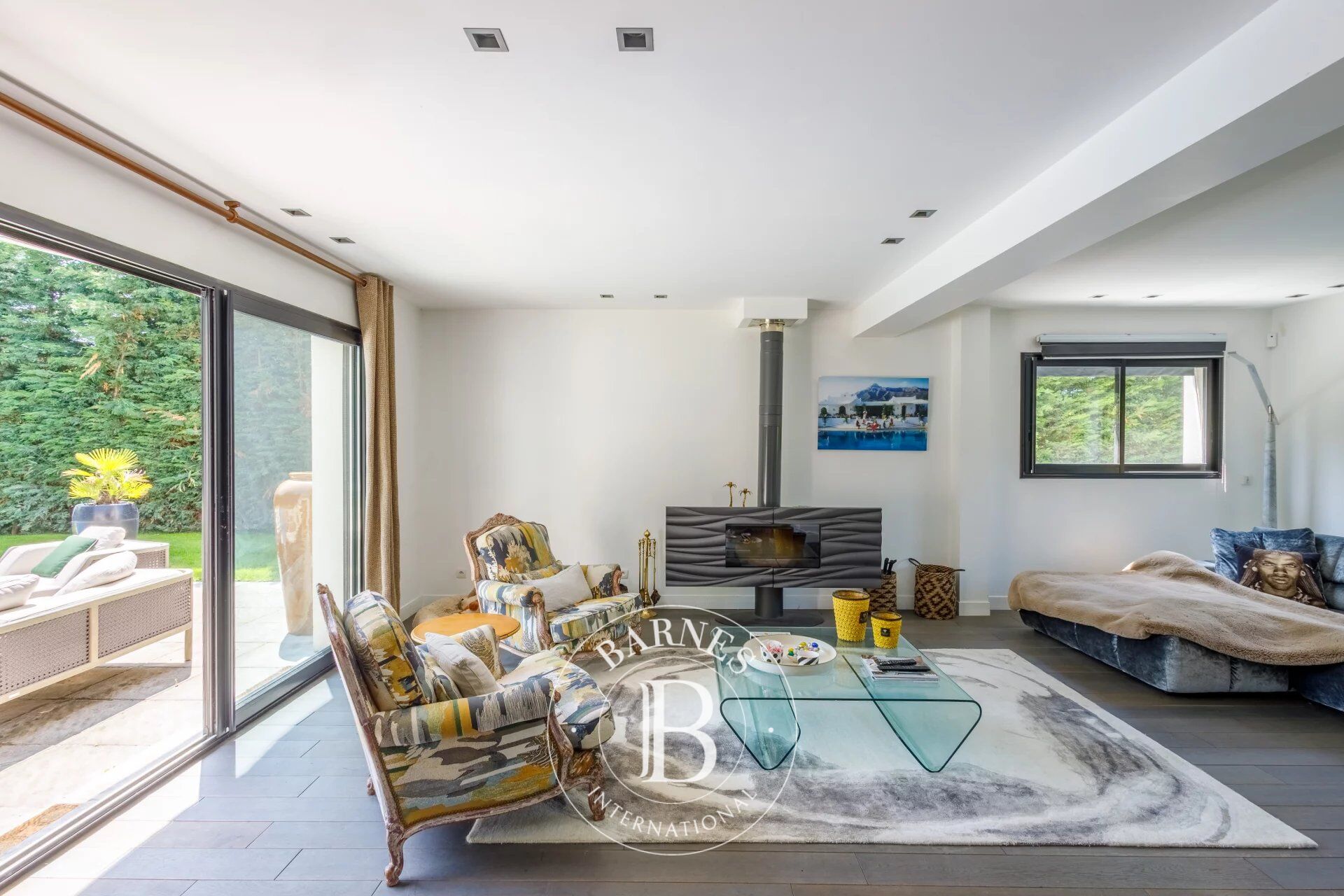 Deauville - 4-bed villa with pool, 800m (875 yards) from the beach, 636m² (6,846 sq ft) garden - picture 3