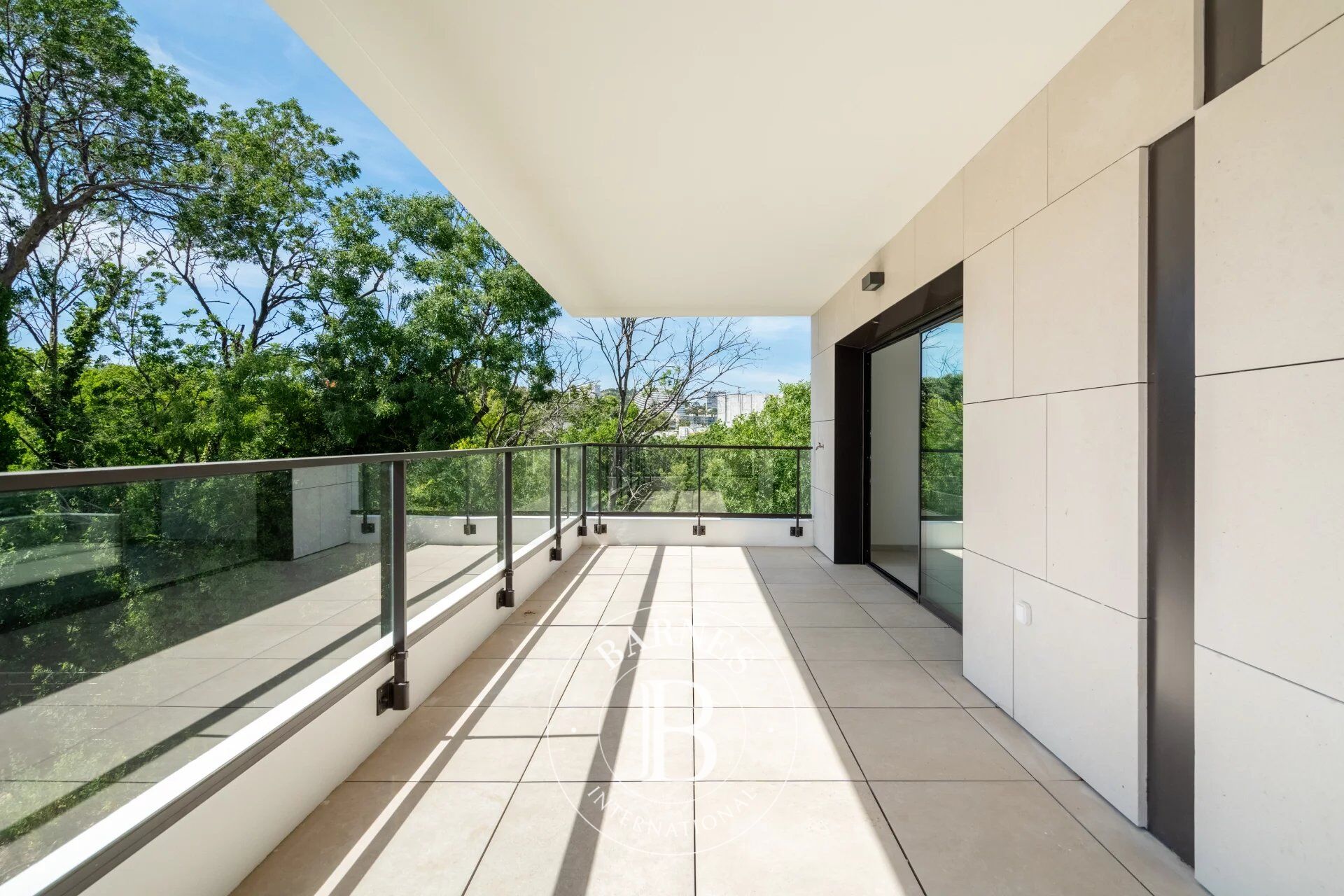 VENTE-APPARTEMENT-QUATRE PIECES-DERNIER ETAGE-TERRASSE- MARSEILLE 8e- - picture 1