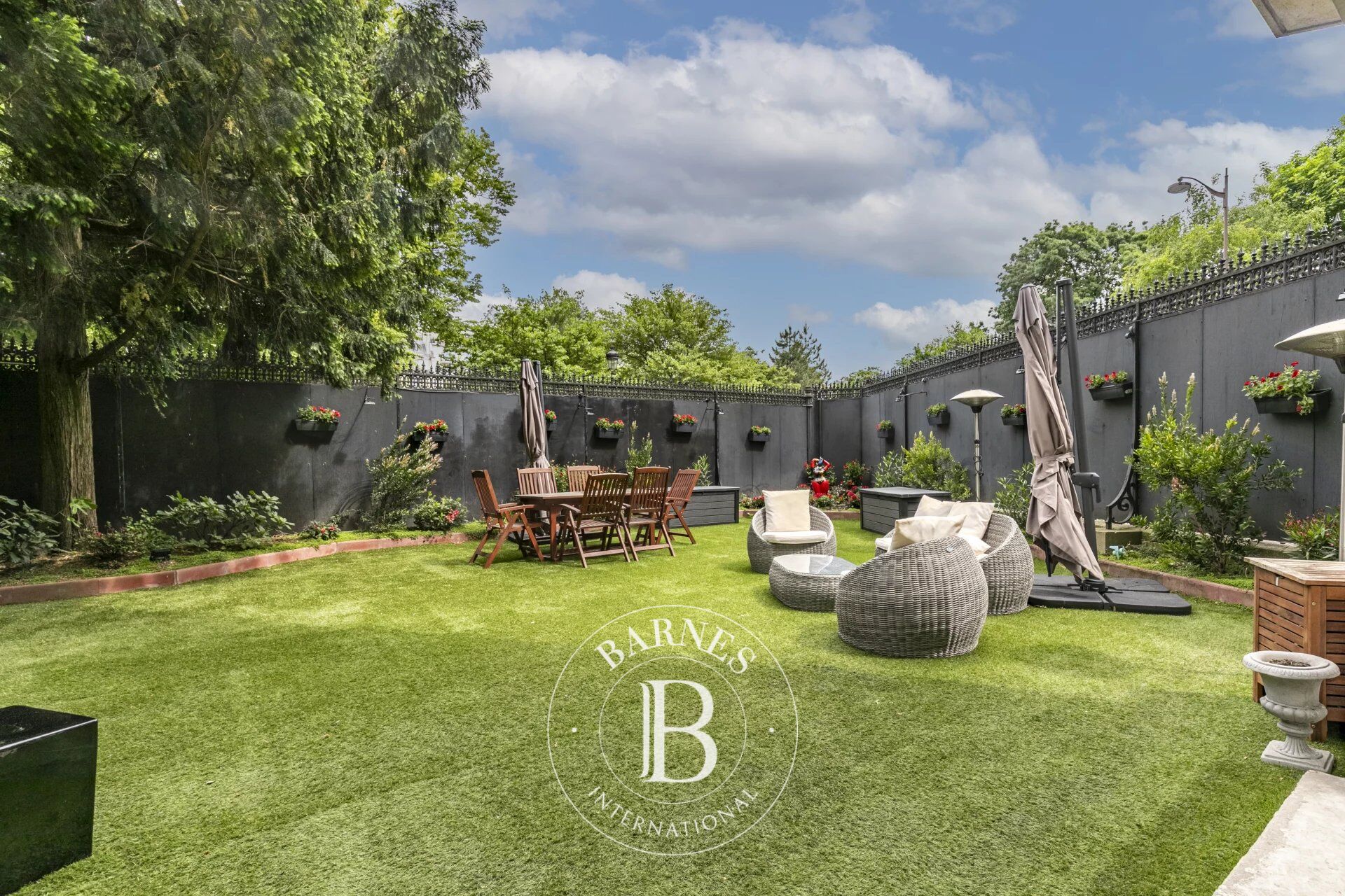 Paris 16ème - Avenue Foch - Jardin privatif - picture 1