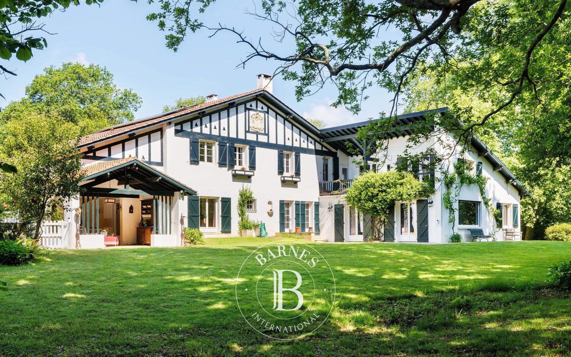 A 10 MINUTOS DE BIARRITZ, CASA FAMILIAR EN 2,6 HECTÁREAS - picture 1