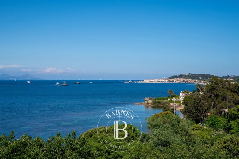 GASSIN - VILLA AVEC VUE MER PANORAMIQUE - picture 1