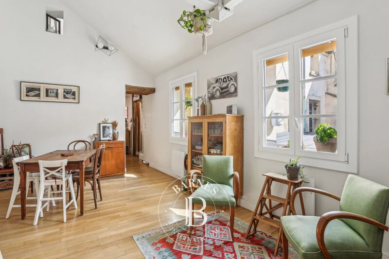 Versailles Notre-Dame - 2-bed duplex apartment on the first and top floor