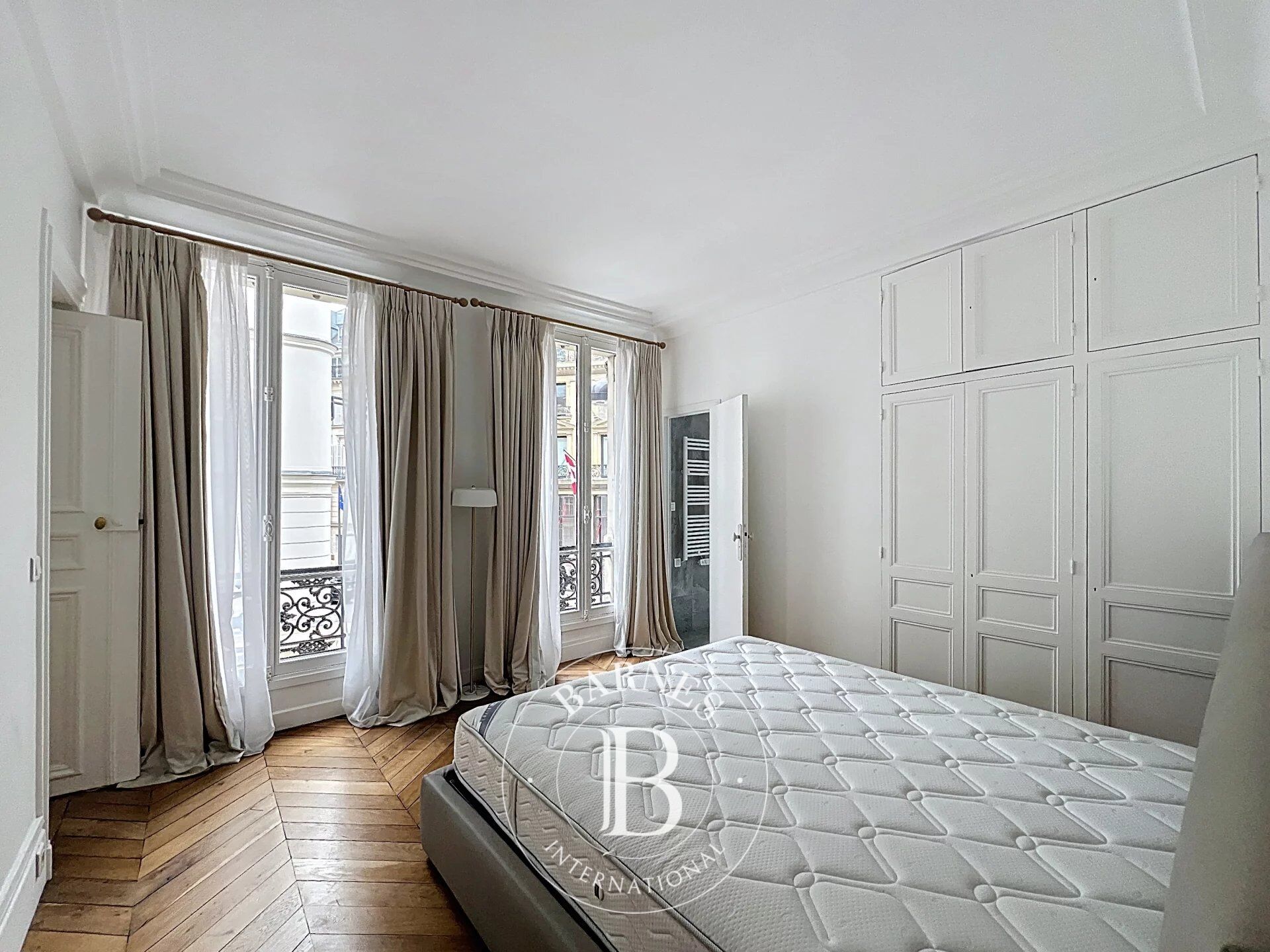 Wohnung Paris 8ème - picture 3