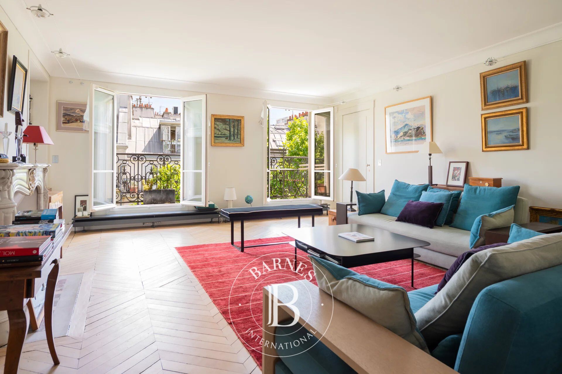 OFF-MARKET - PARIS 9ème - RUE DES MARTYRS - 3/4 CHAMBRES - BALCON - VUE SACRE-COEUR - ETAGE ELEVE - ASCENSEUR - LUMIERE - picture 2