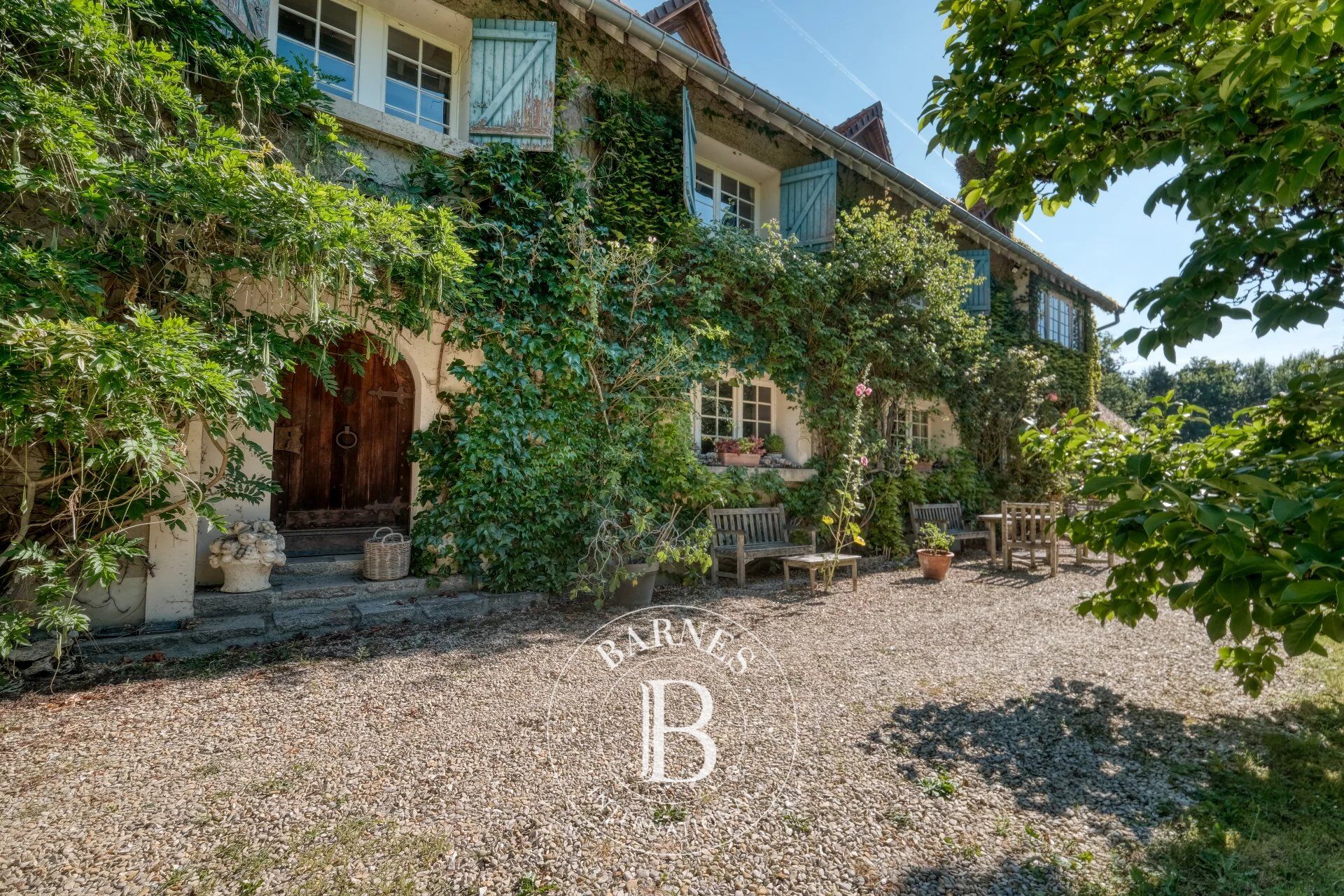 Fontainebleau - Propriété - Dépendances - Piscine - Parc de 10 hectares - picture 2