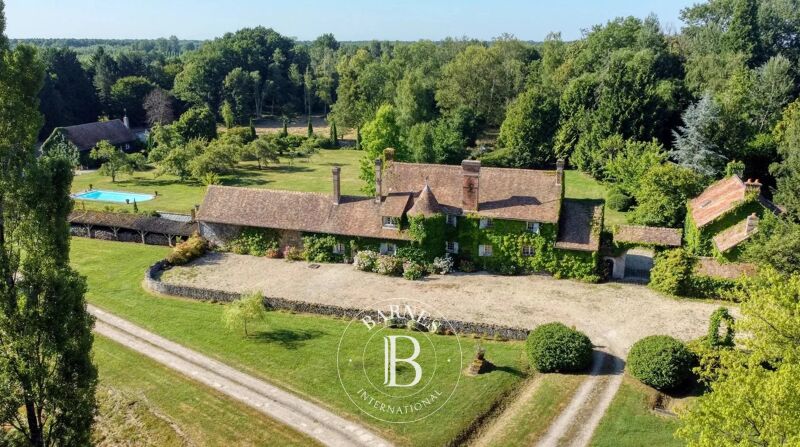 Fontainebleau - Propriété - Dépendances - Piscine - Parc de 10 hectares