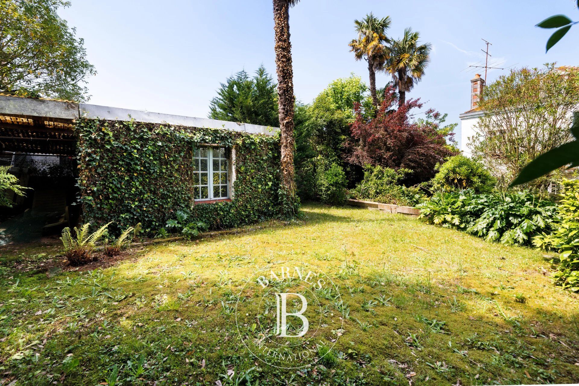 BAYONNE, LES ARÈNES, MAISON  À RÉNOVER - picture 1