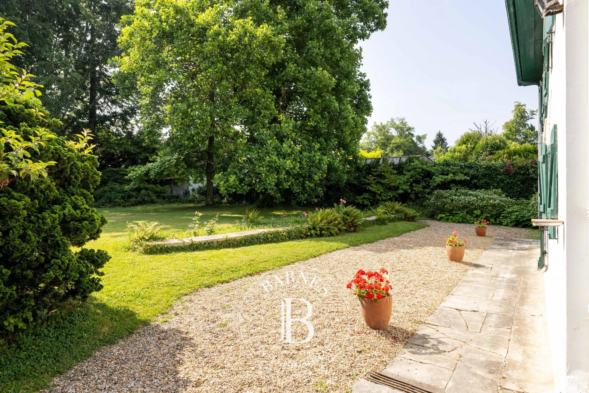 BAYONA, CASA VASCA EN PARCELA ARBOLADA DE 3.000 M² - picture 2