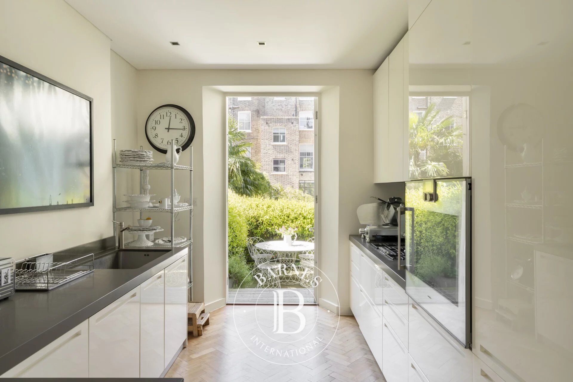 Ev London - picture 5