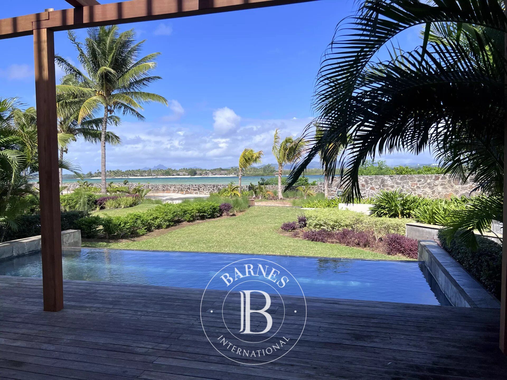 Villa Poste Lafayette - picture 2