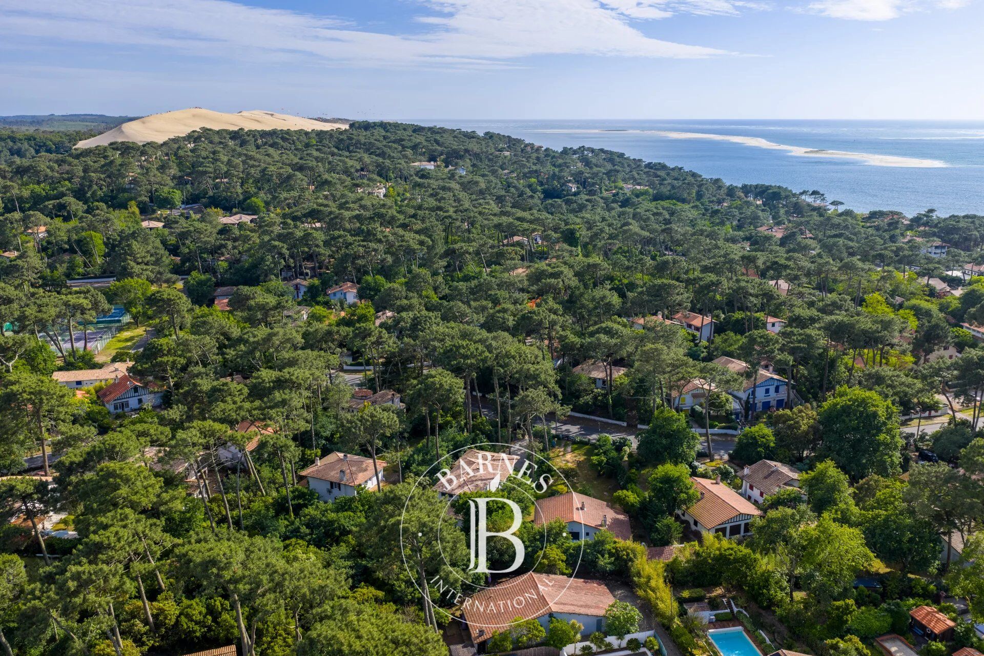 FAMILY HOME IN PYLA-SUR-MER WITH GARDEN AND QUICK ACCESS TO THE BASSIN - picture 2