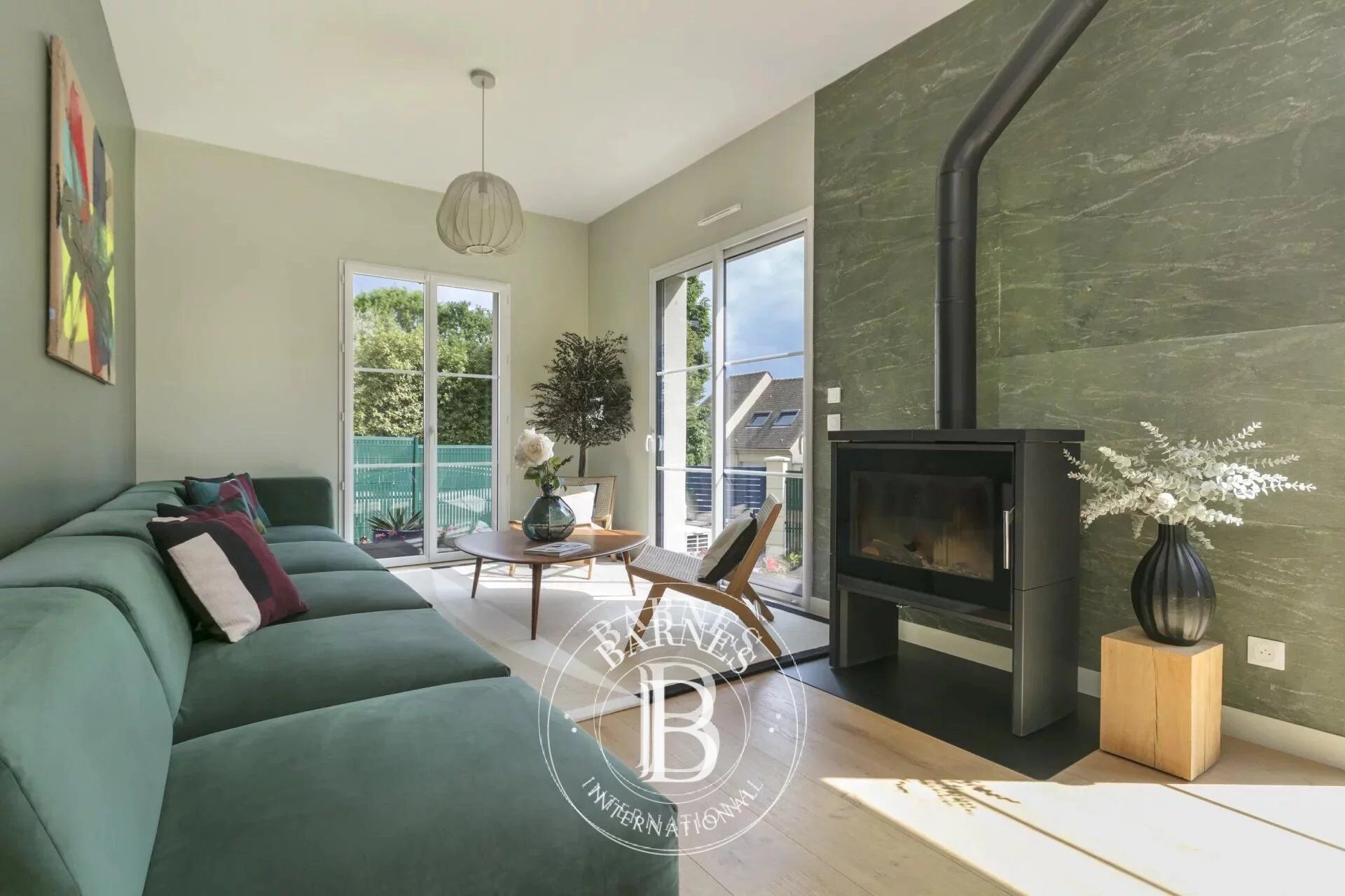 Le Mesnil-le-Roi – maison familiale neuve – 5 chambres – jardin exposé sud-ouest – en lisière de forêt - picture 2