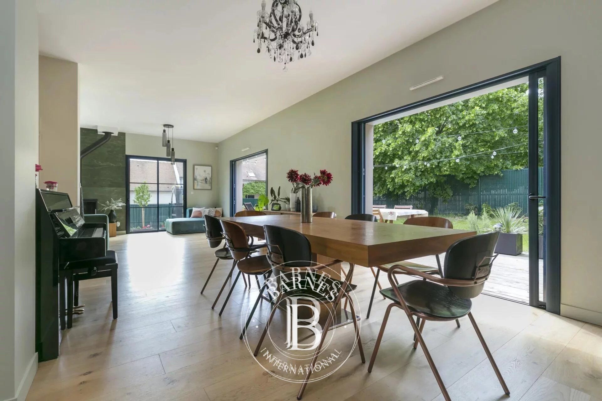 Le Mesnil-le-Roi – maison familiale neuve – 5 chambres – jardin exposé sud-ouest – en lisière de forêt - picture 3