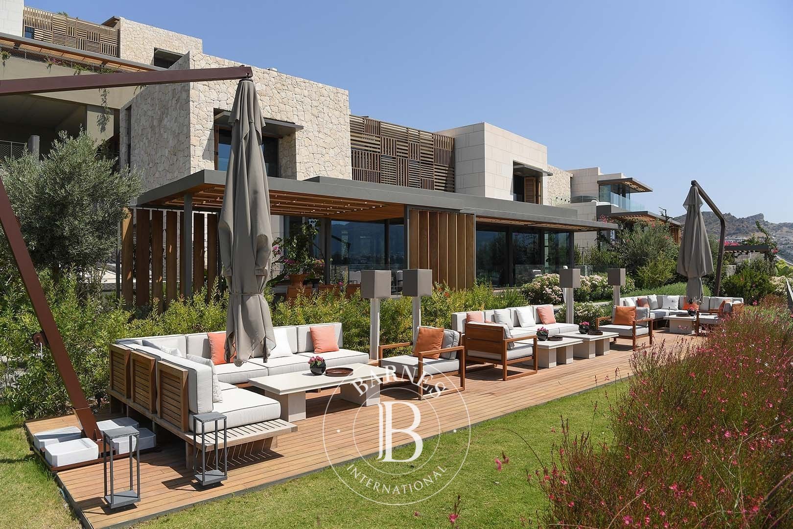 The Ritz-Carlton Residences - picture 5