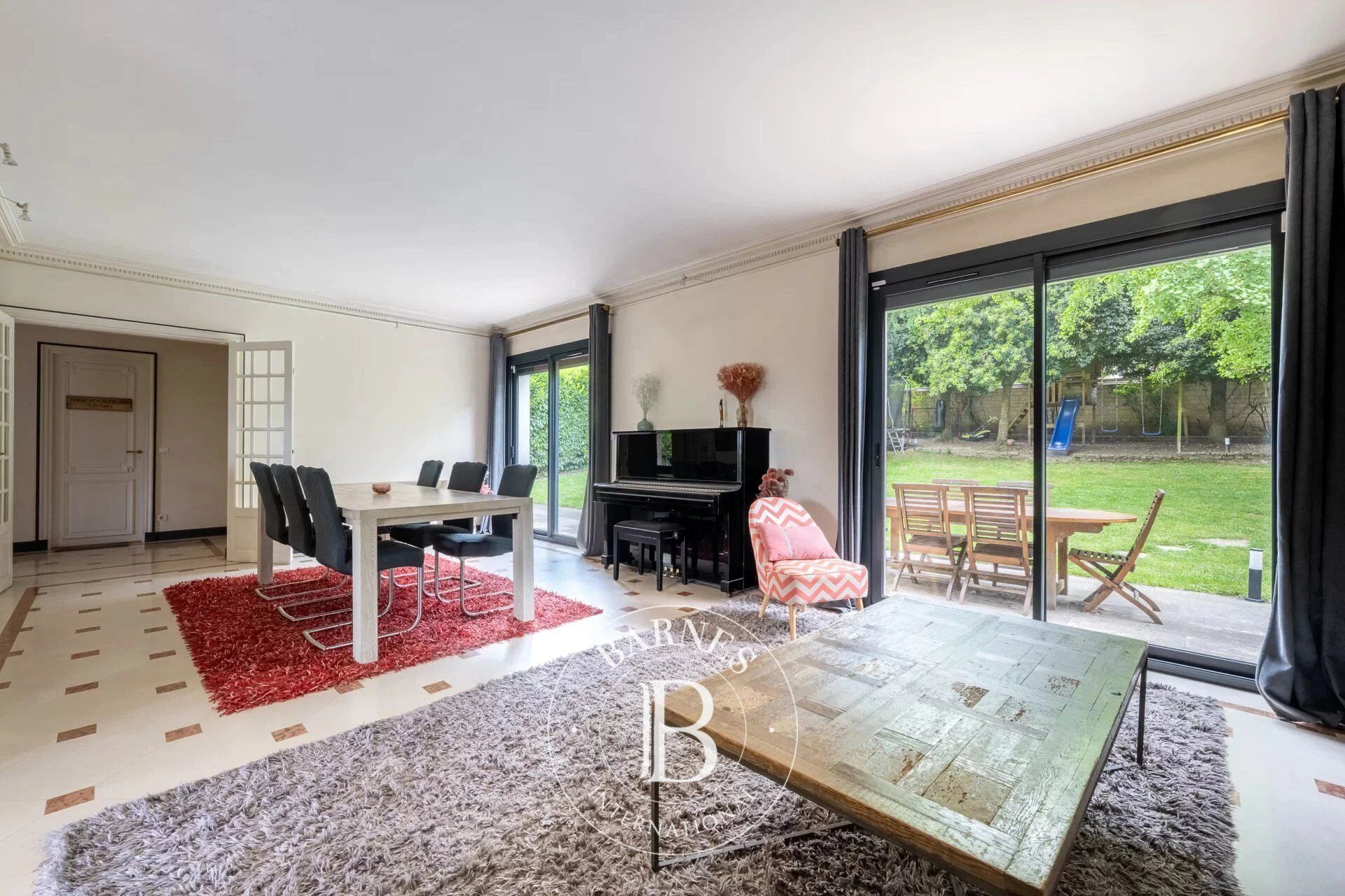 Casa Louveciennes - picture 2