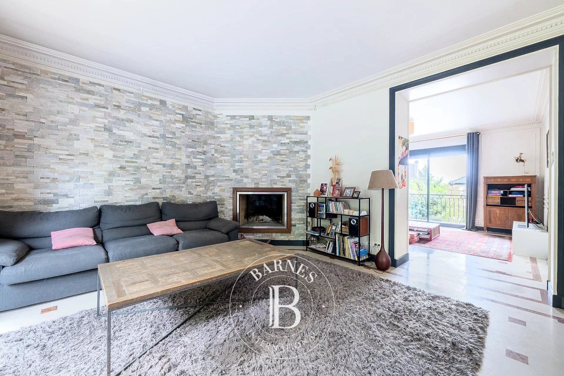 Sté Barnes - Louveciennes - Maison 235 m² - 5 Chambres - picture 2