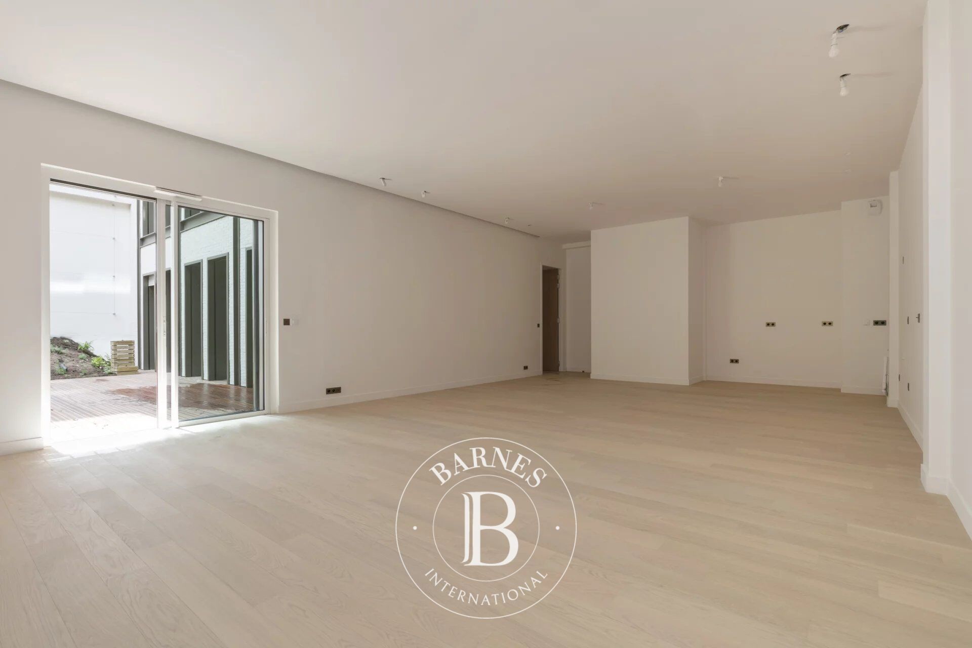 Piso Paris 8ème - picture 2