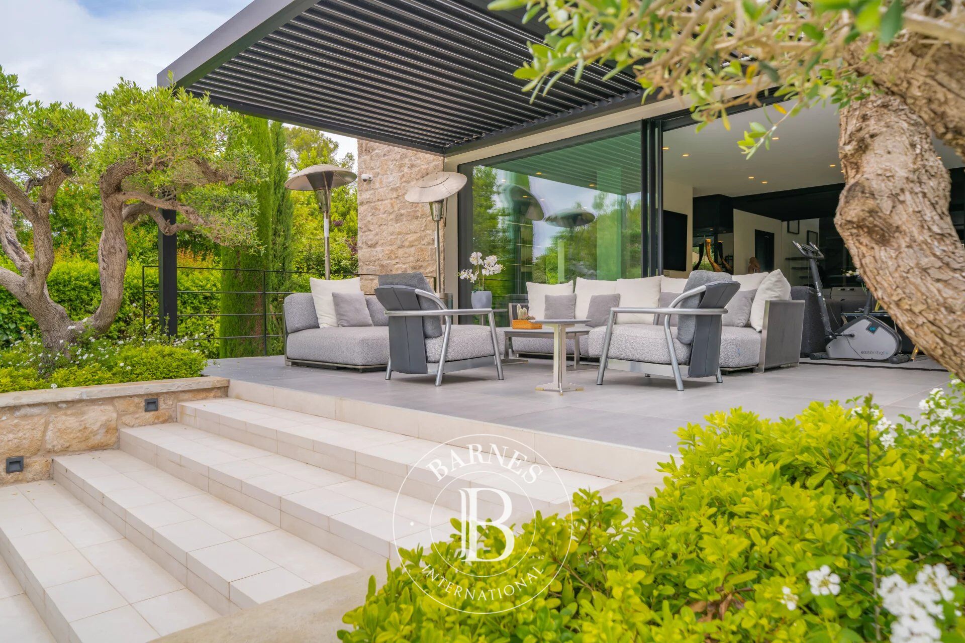 Ev Mougins - picture 9