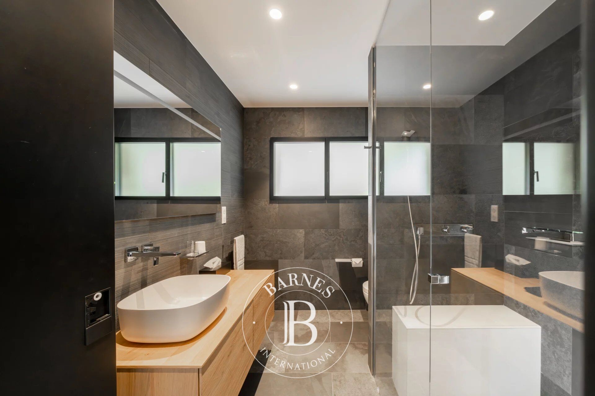 Ev Mougins - picture 16