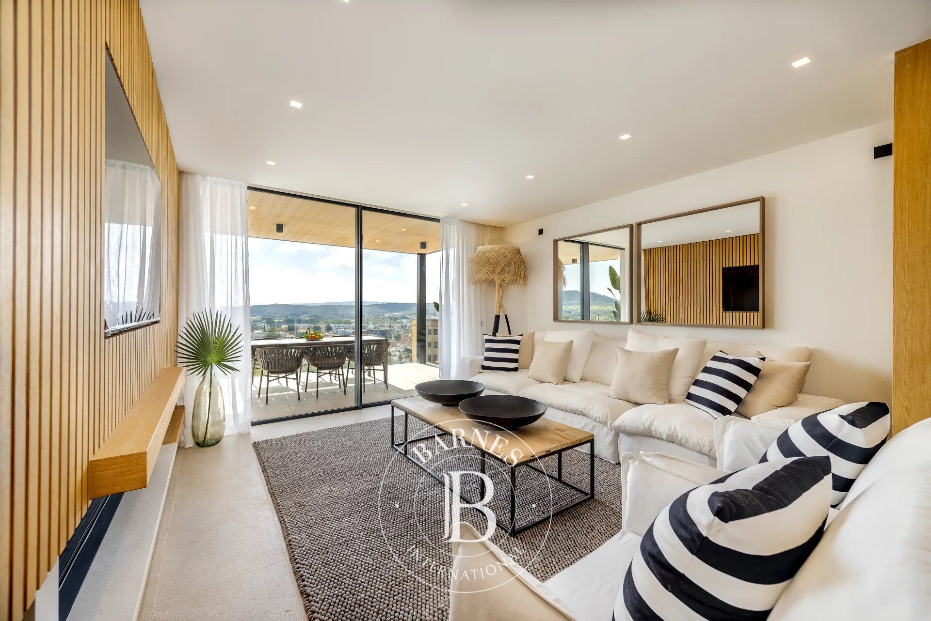 Modern Mediterranean Living in the Heart of Santa Ponsa - picture 2