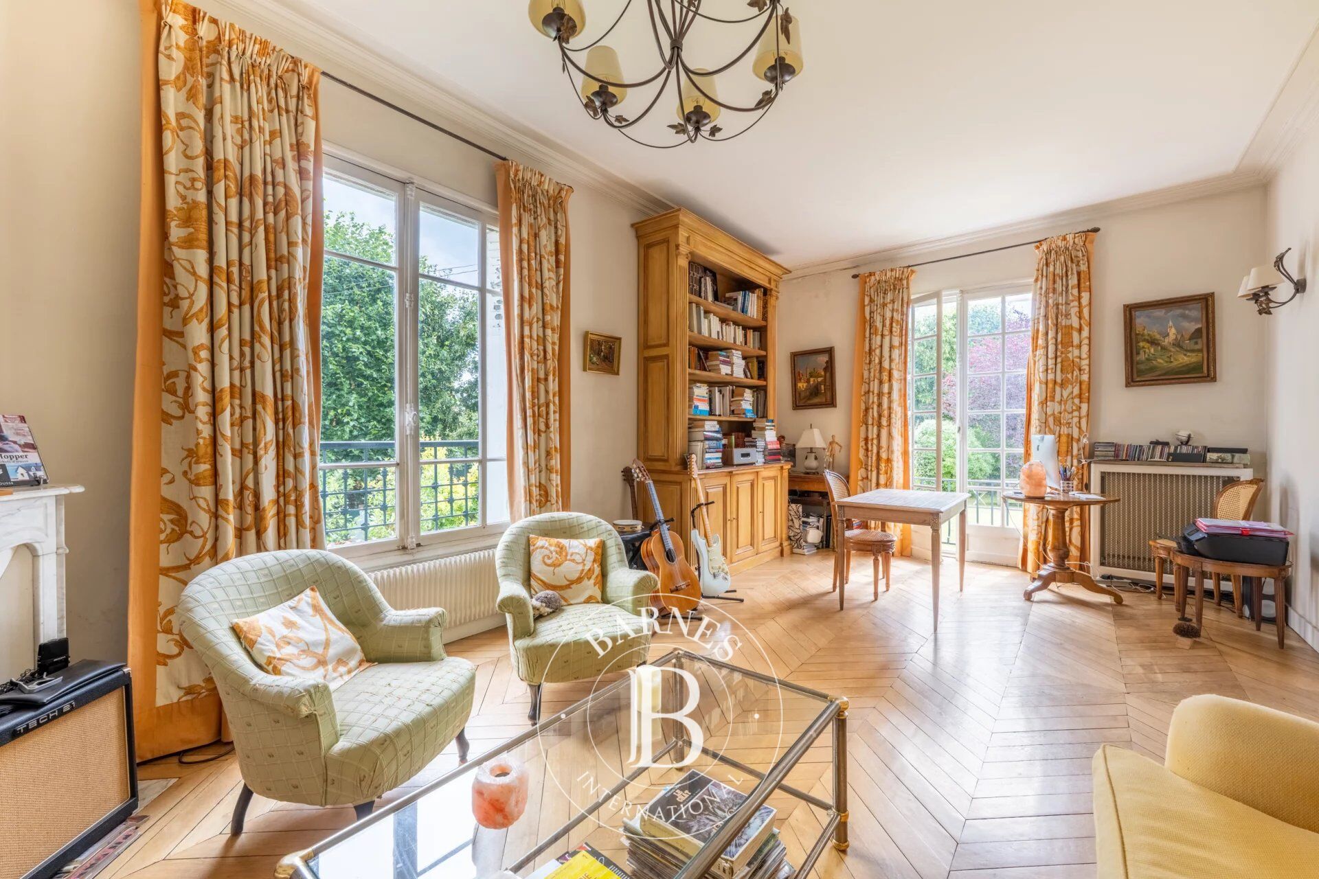 Le Chesnay/limite Versailles - Plateau Saint-Antoine - magnifique maison 223 m² - 4 chambres  + studio jardin - jardin 700 m² - picture 2