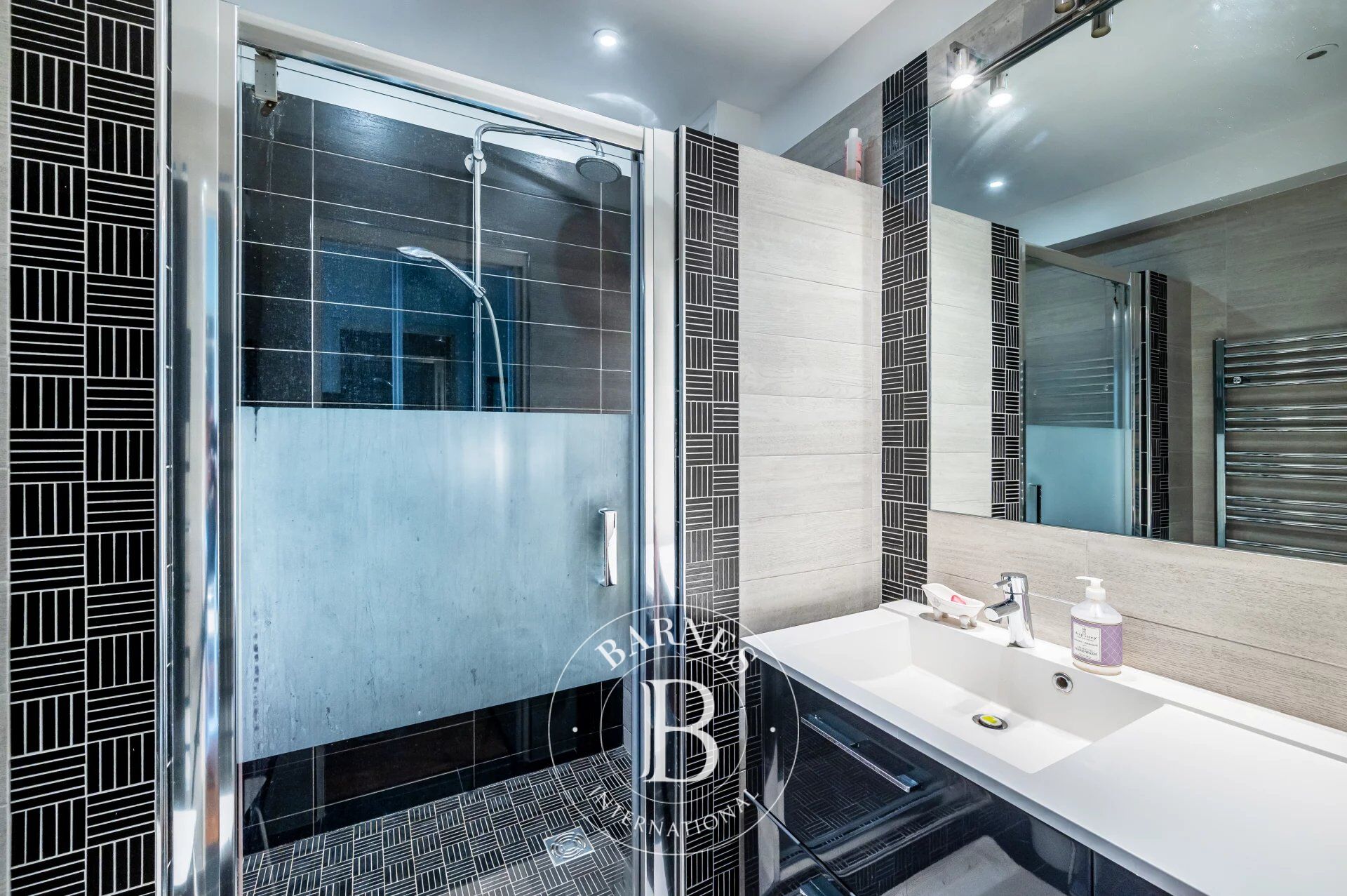 For Sale Apartment | Neuilly-sur-Seine - picture 9