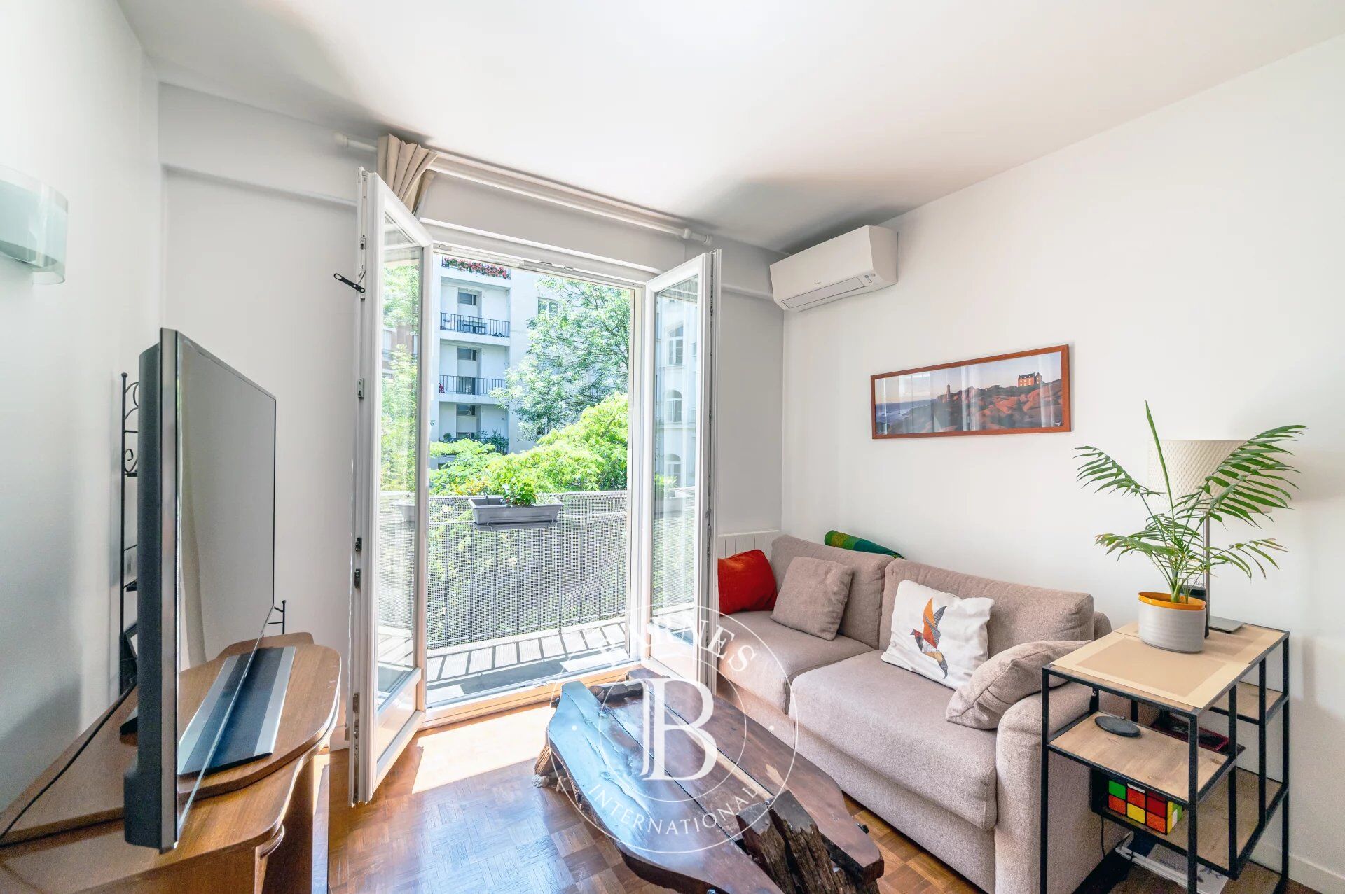 Neuilly-Bois-Maurice Barrès - 2-bed apartment - Overlooking a quiet garden - picture 3