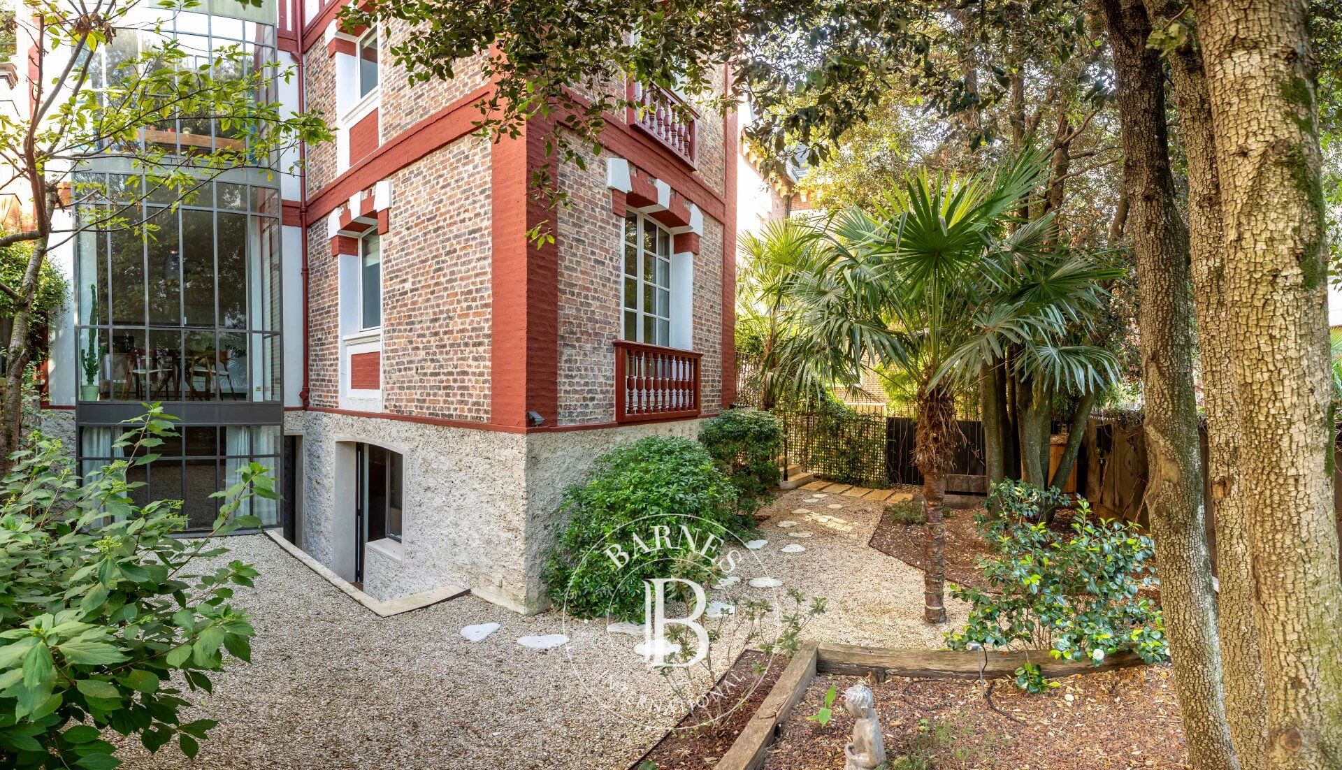 Palacete Paris 16ème - picture 1