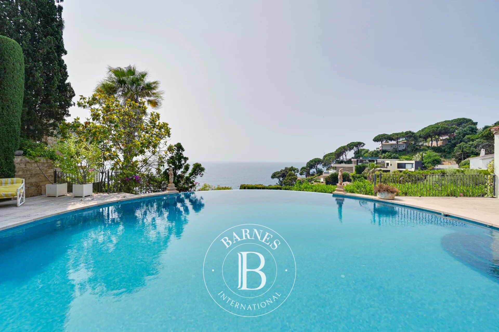 Villa mediterránea con casa de invitados, a pasos de la playa de Cala Canyelles en Lloret de Mar, Costa Brava - picture 3