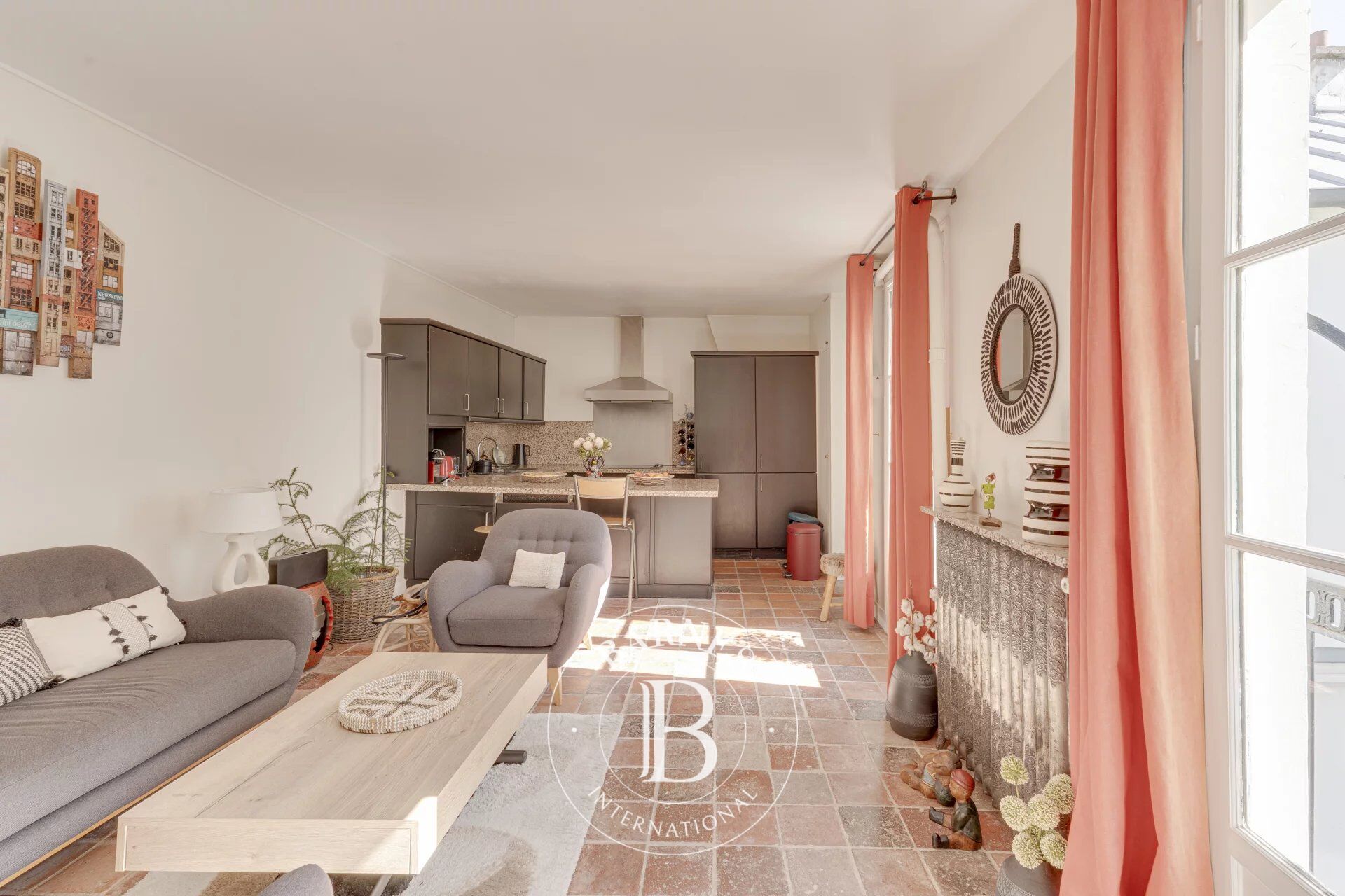 Paris 6 - Saint-Germain-des-Prés - Top floor - Sunny - Quiet surroundings - picture 3