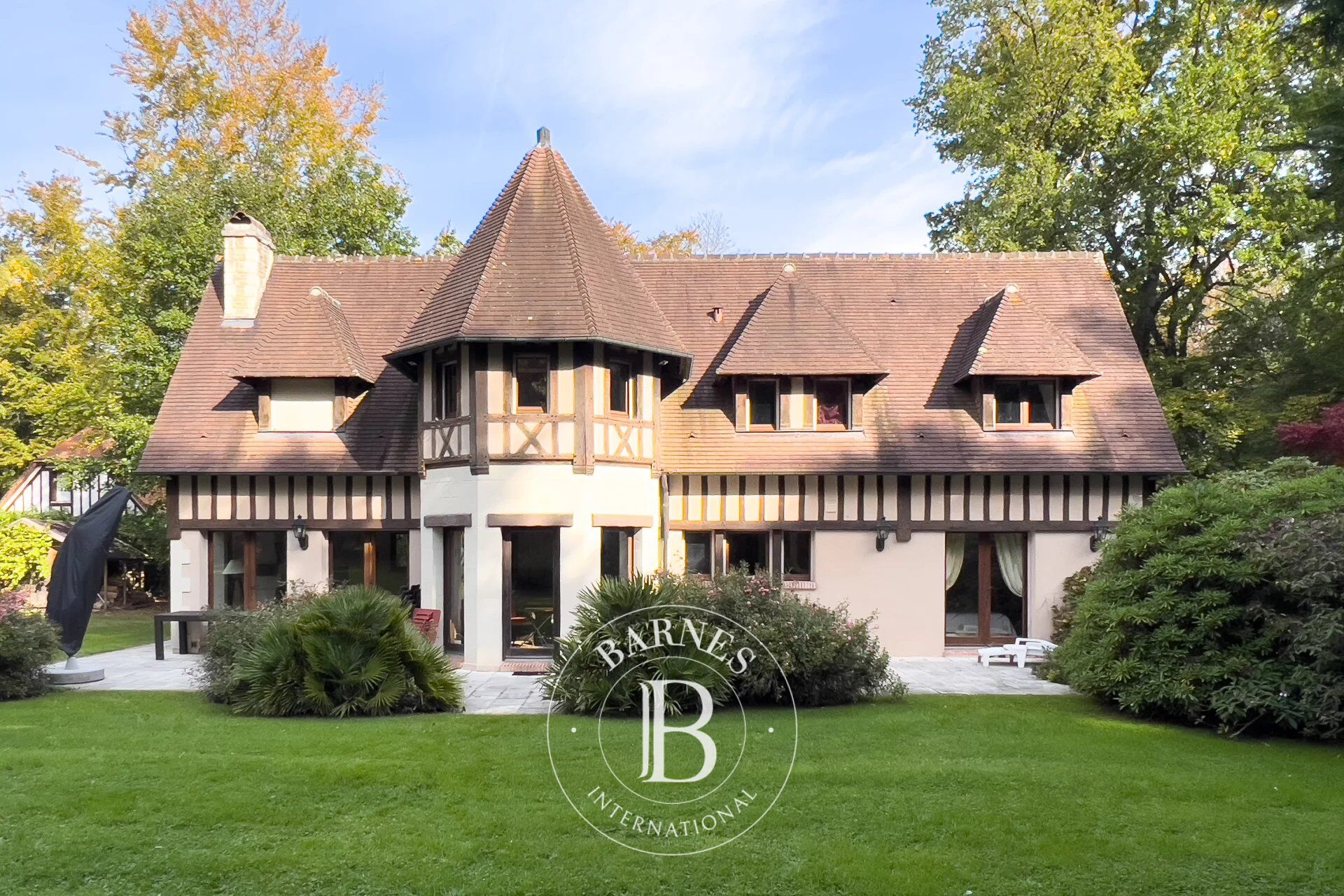 Casa Saint-Gatien-des-Bois - picture 1