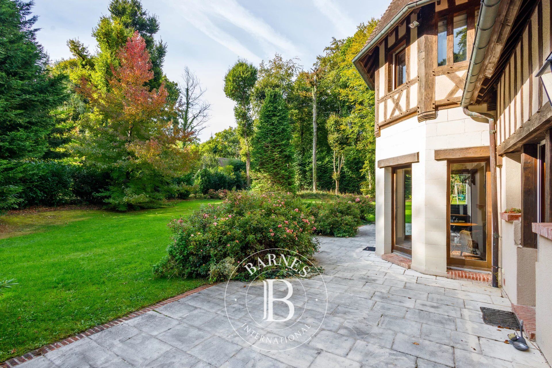 Casa Saint-Gatien-des-Bois - picture 2