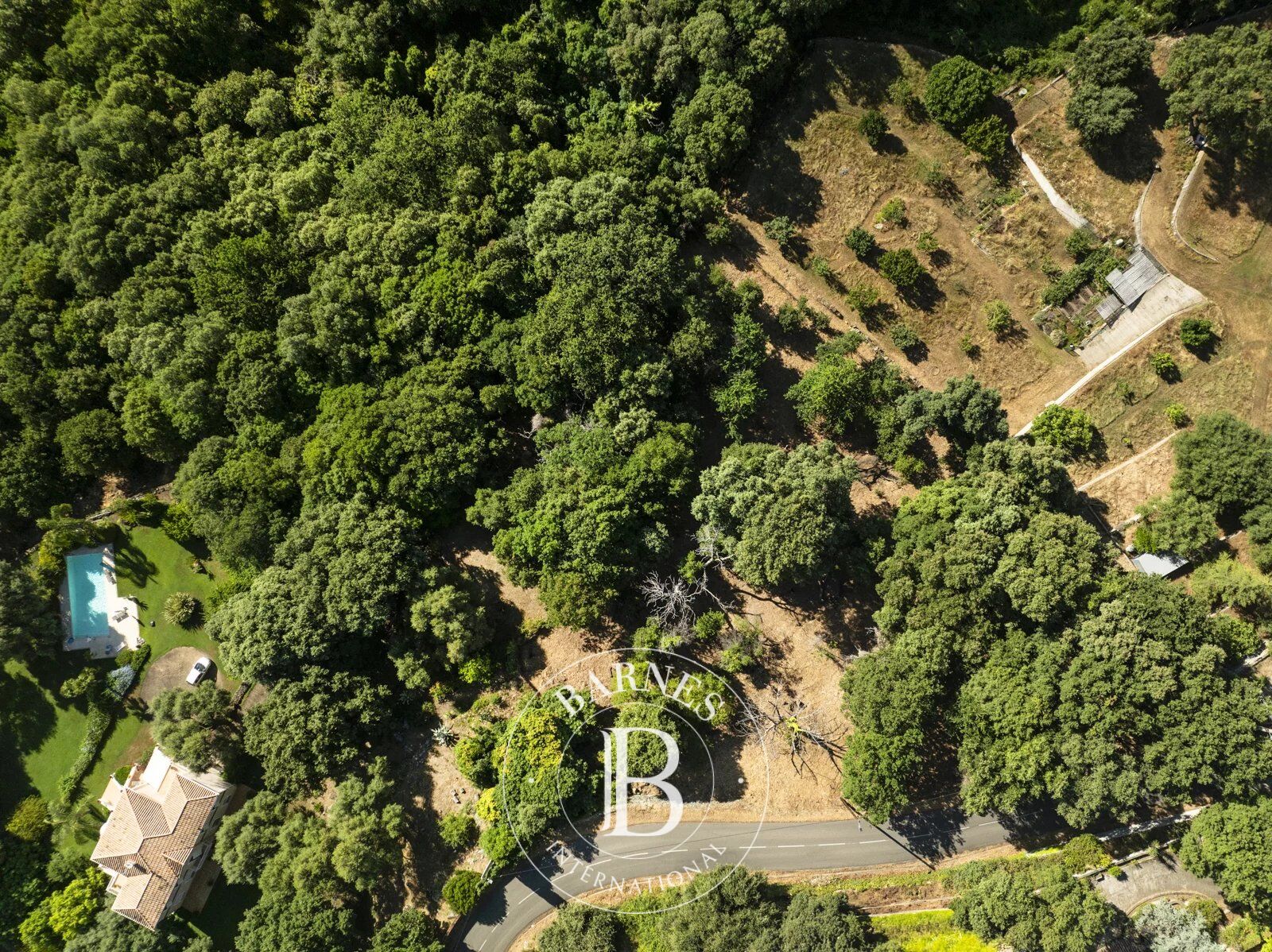 Greater Bastia, Borgo, Building Plot with Permit, Sea View, Close to Beaches and Shops - picture 3