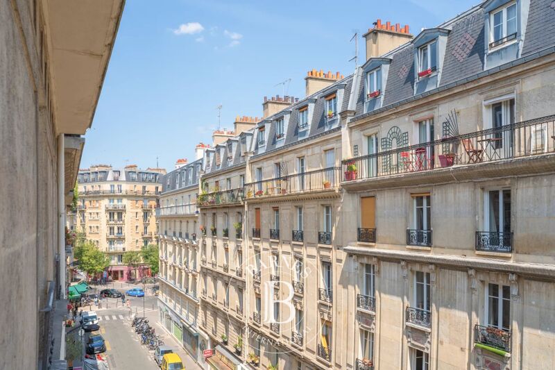 Sold, Apartment Paris 18ème - picture 2