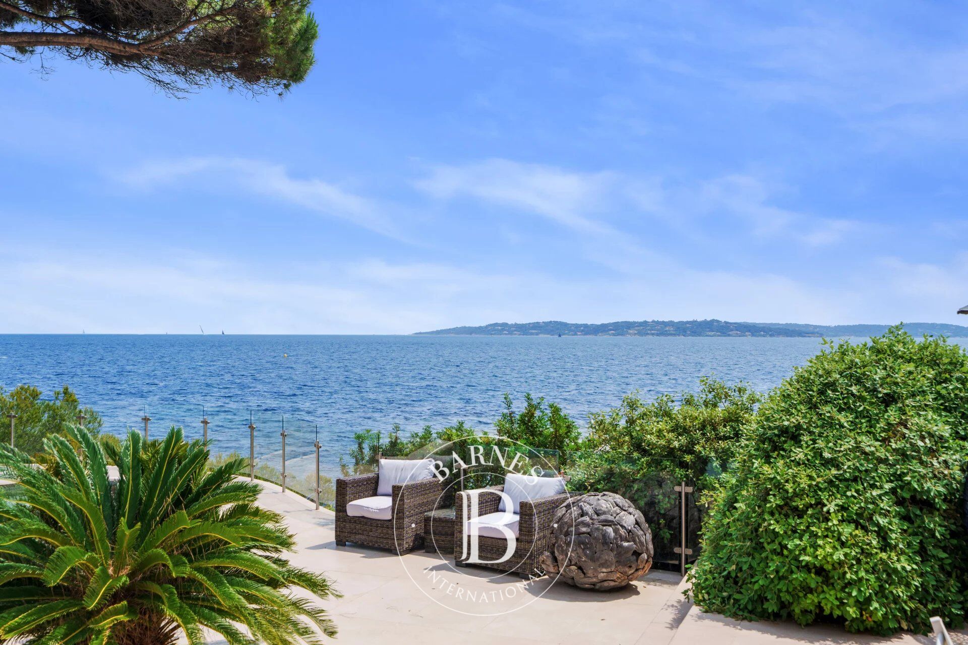 SAISONVERMIETUNG -  SAINTE-MAXIME - POINTE DES SARDINAUX - FUSS IM WASSER - SCHWIMMBAD - picture 1