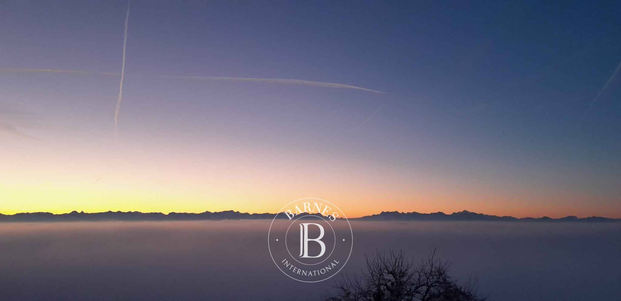 Villa Villars-Burquin - picture 2