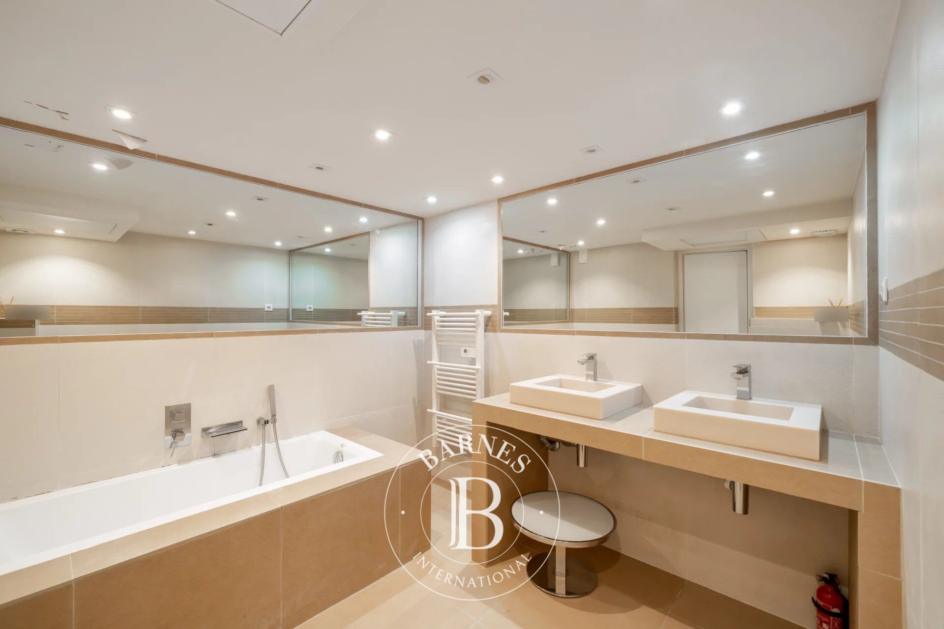 Villa Cannes - picture 25